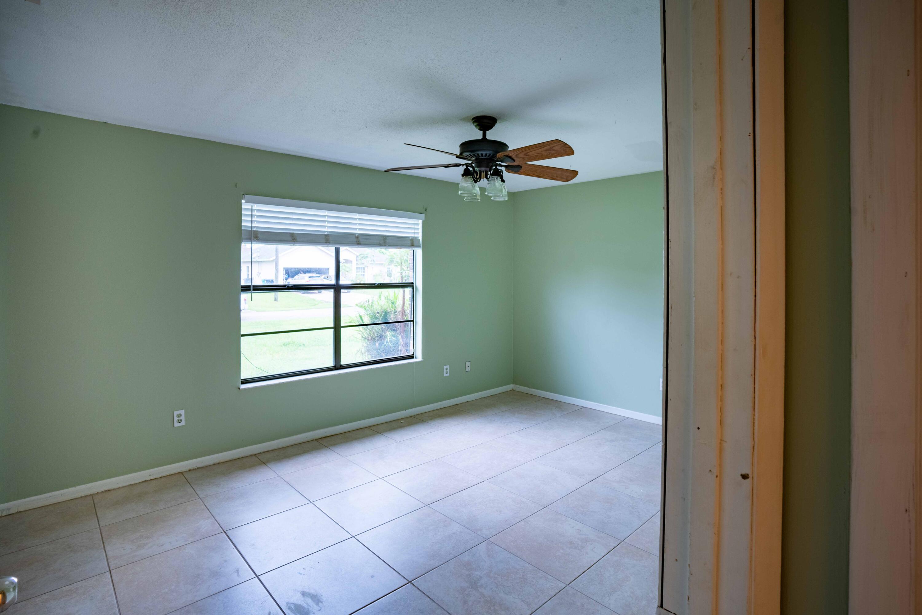 PORT ST LUCIE SECTION 19 - Residential Lease