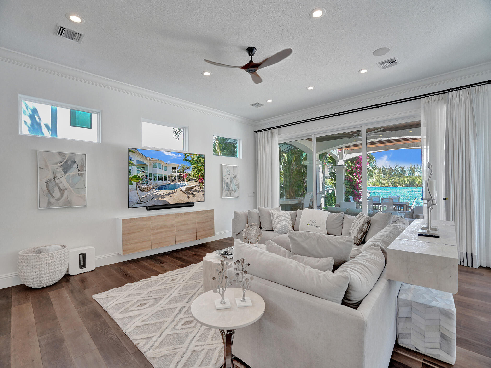 LAKE ROGERS - Residential
