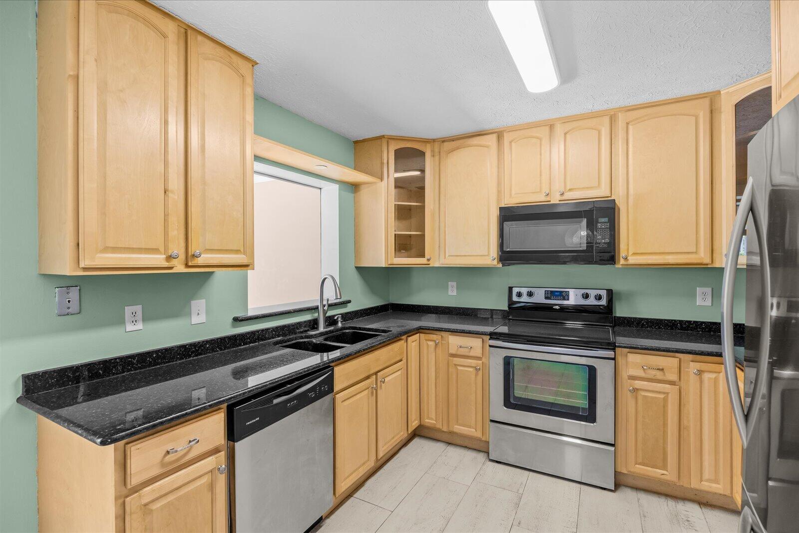 JENSEN PARK ESTATES - Residential Lease
