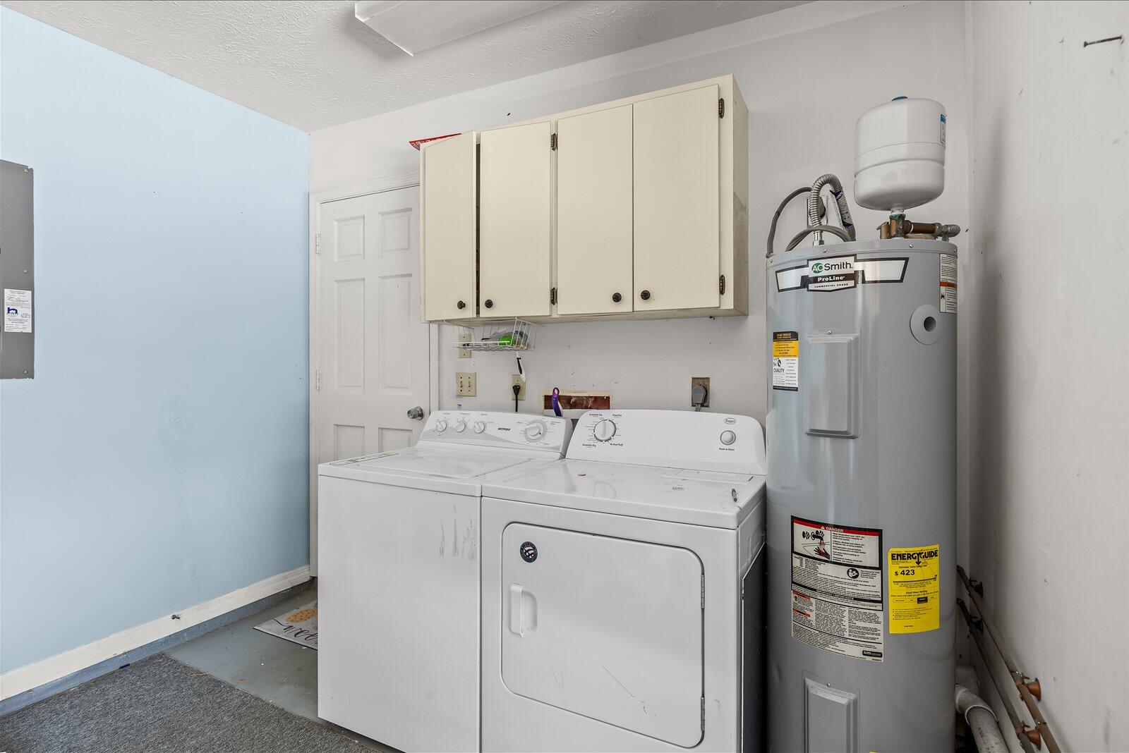 JENSEN PARK ESTATES - Residential Lease