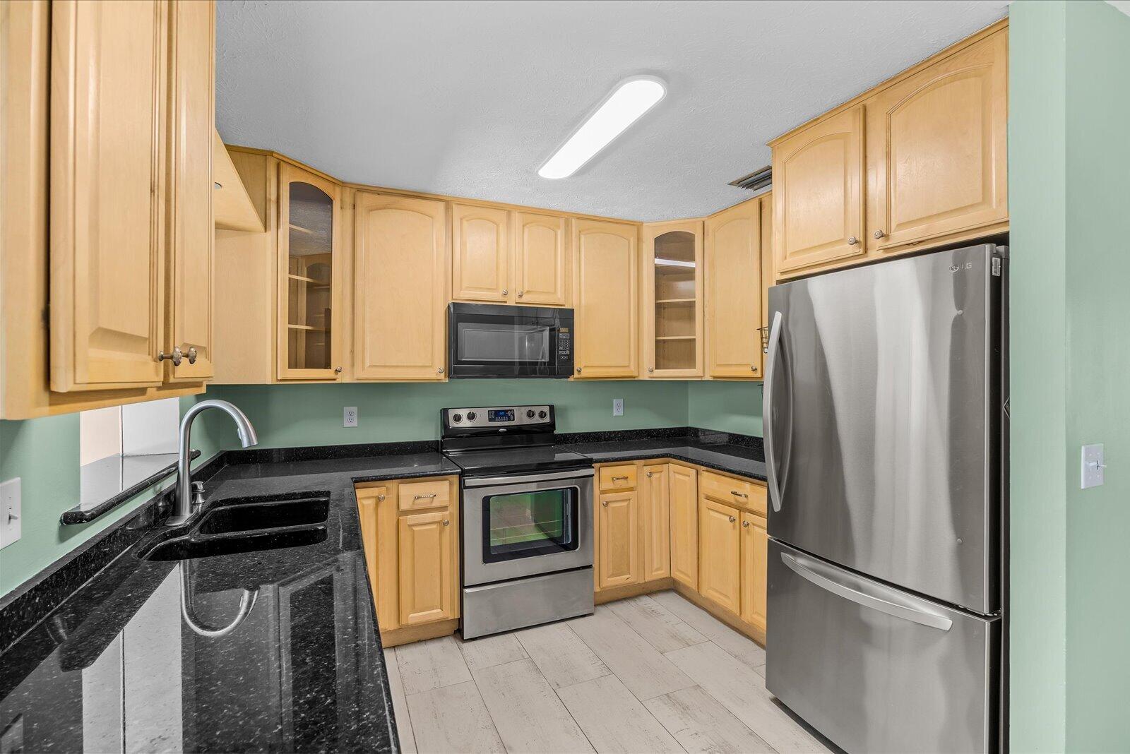 JENSEN PARK ESTATES - Residential Lease