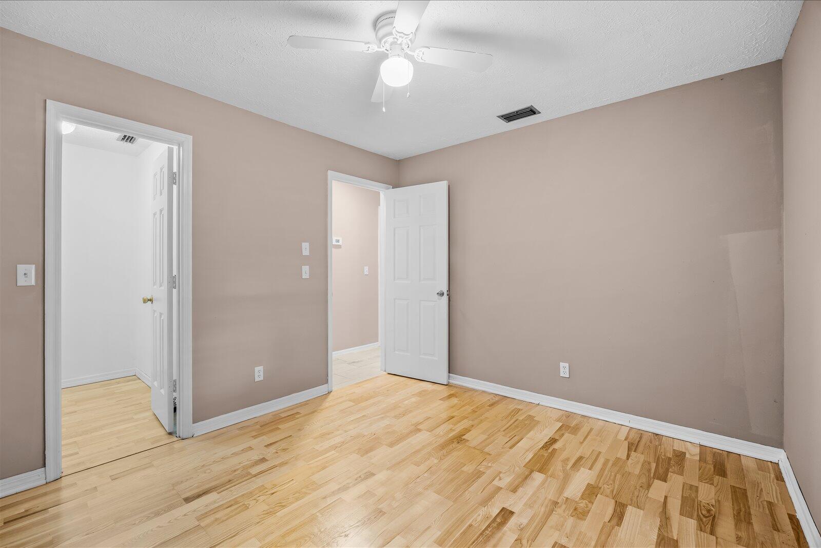 JENSEN PARK ESTATES - Residential Lease