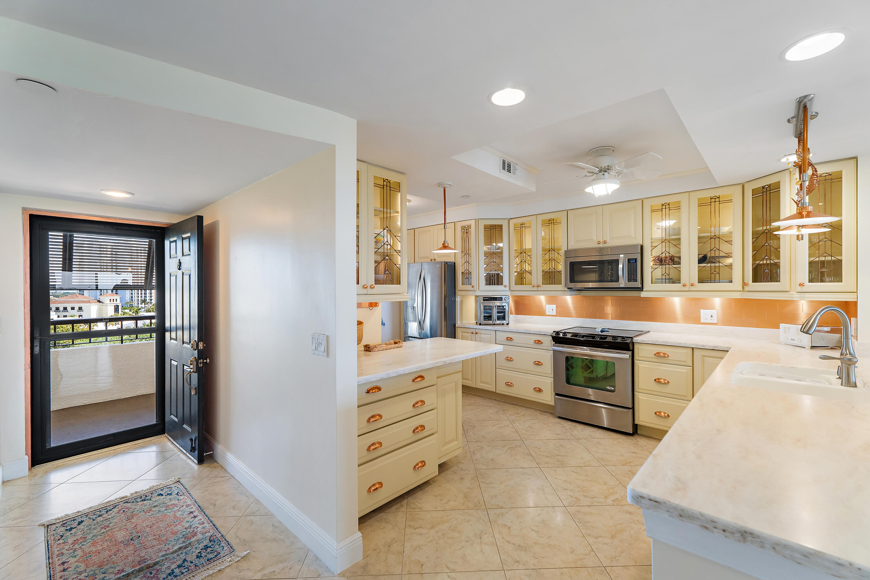 GOVERNORS POINTE CONDO - Residential