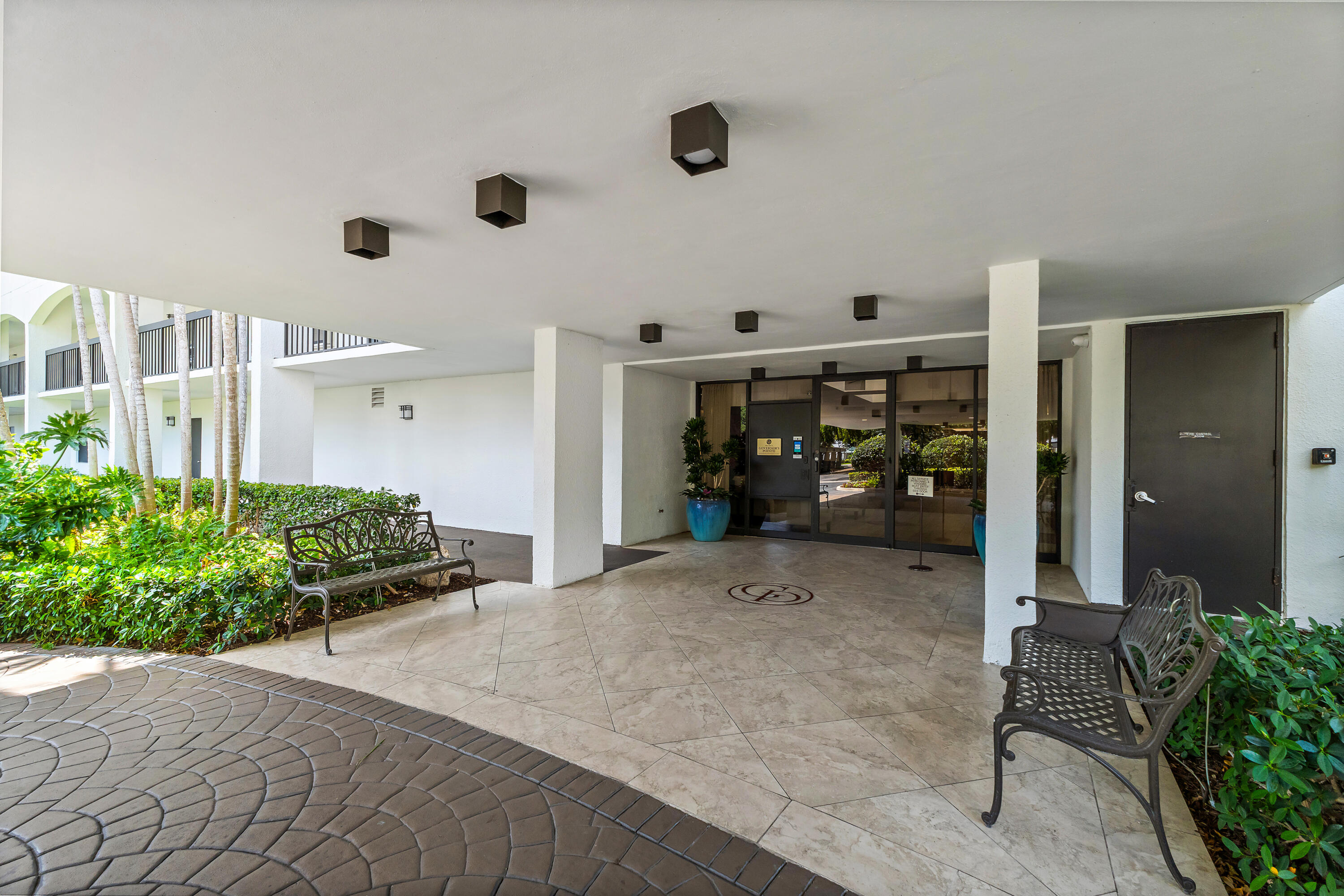 GOVERNORS POINTE CONDO - Residential