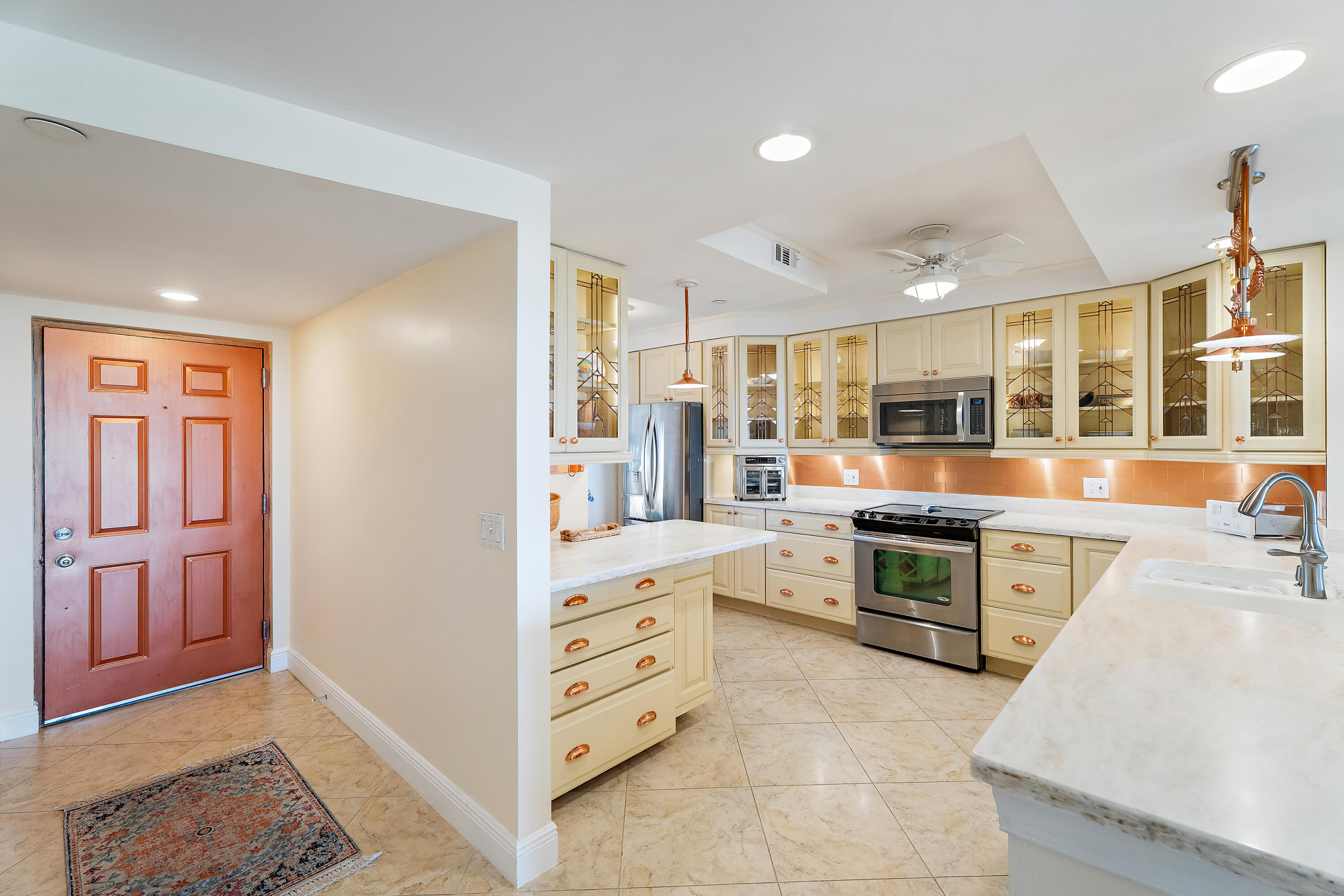 GOVERNORS POINTE CONDO - Residential