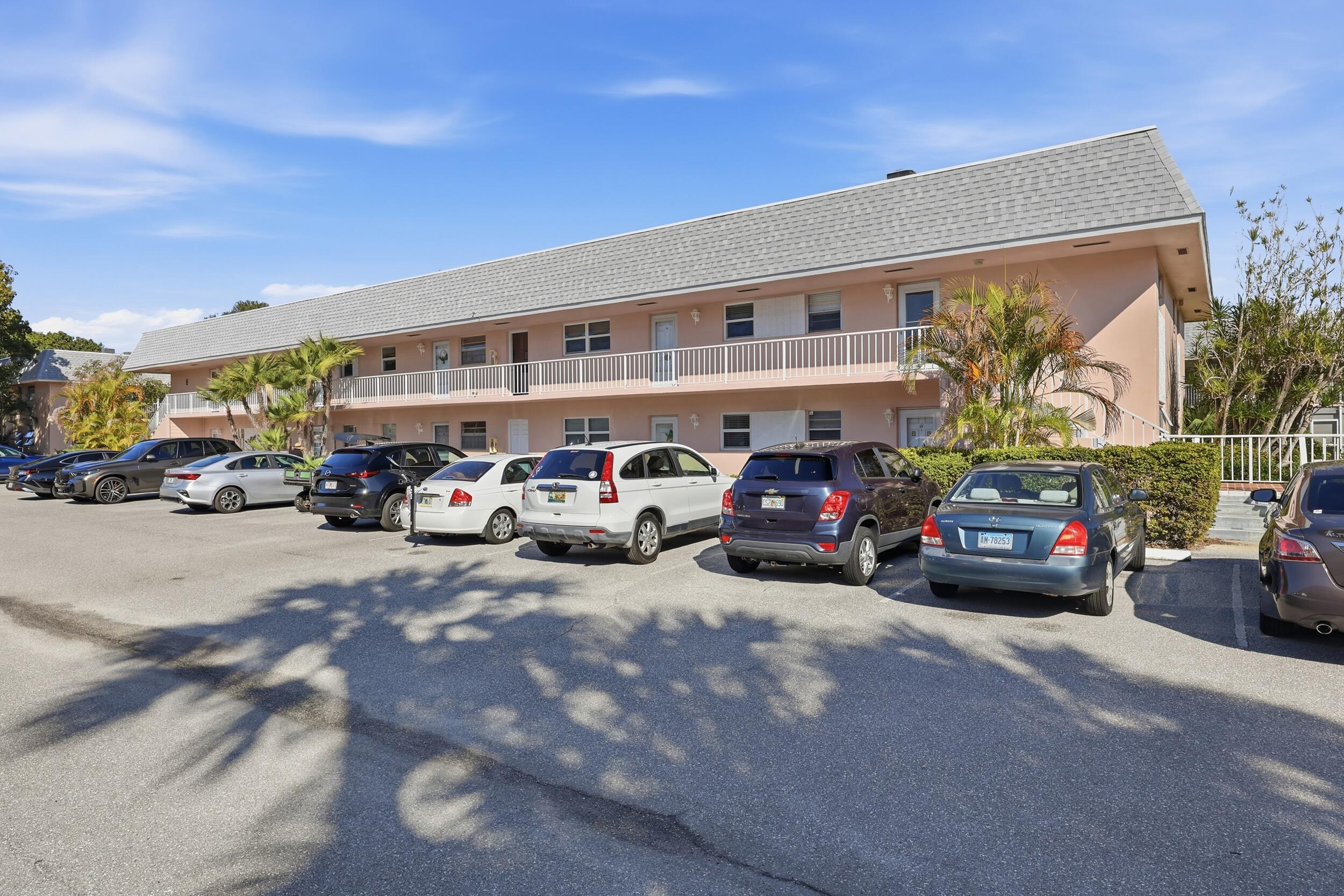 LITTLE CLUB CONDO - Residential
