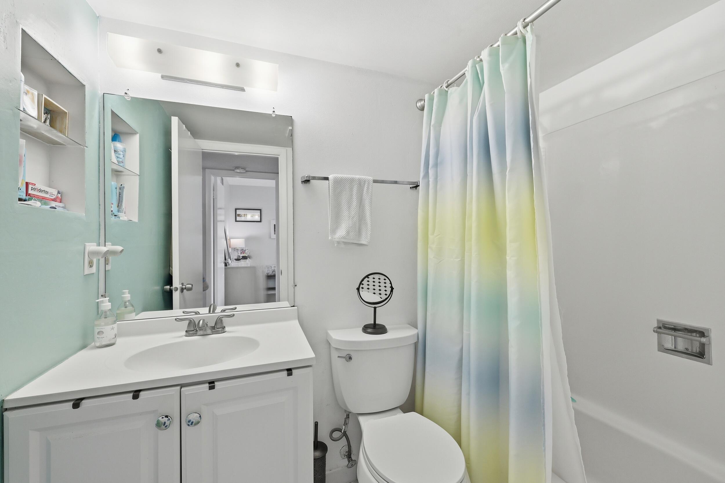 LITTLE CLUB CONDO - Residential