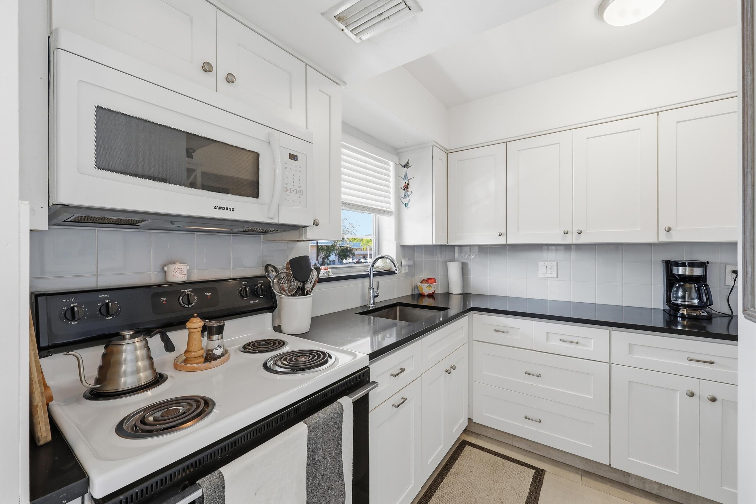 LITTLE CLUB CONDO - Residential