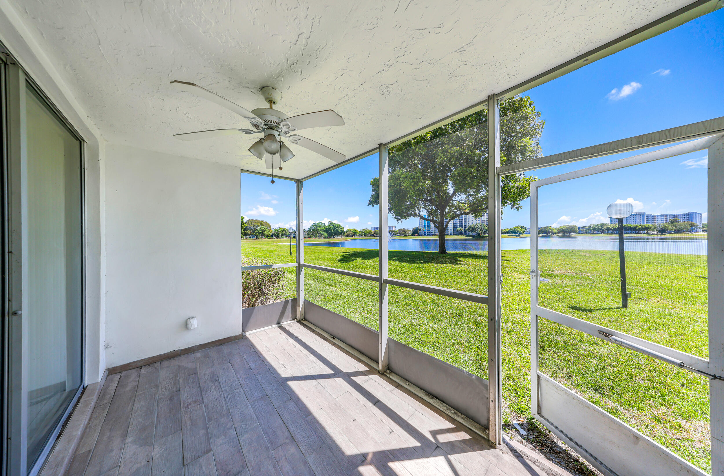 NO 49 PALM-AIRE COUNTRY CLUB - Residential Lease