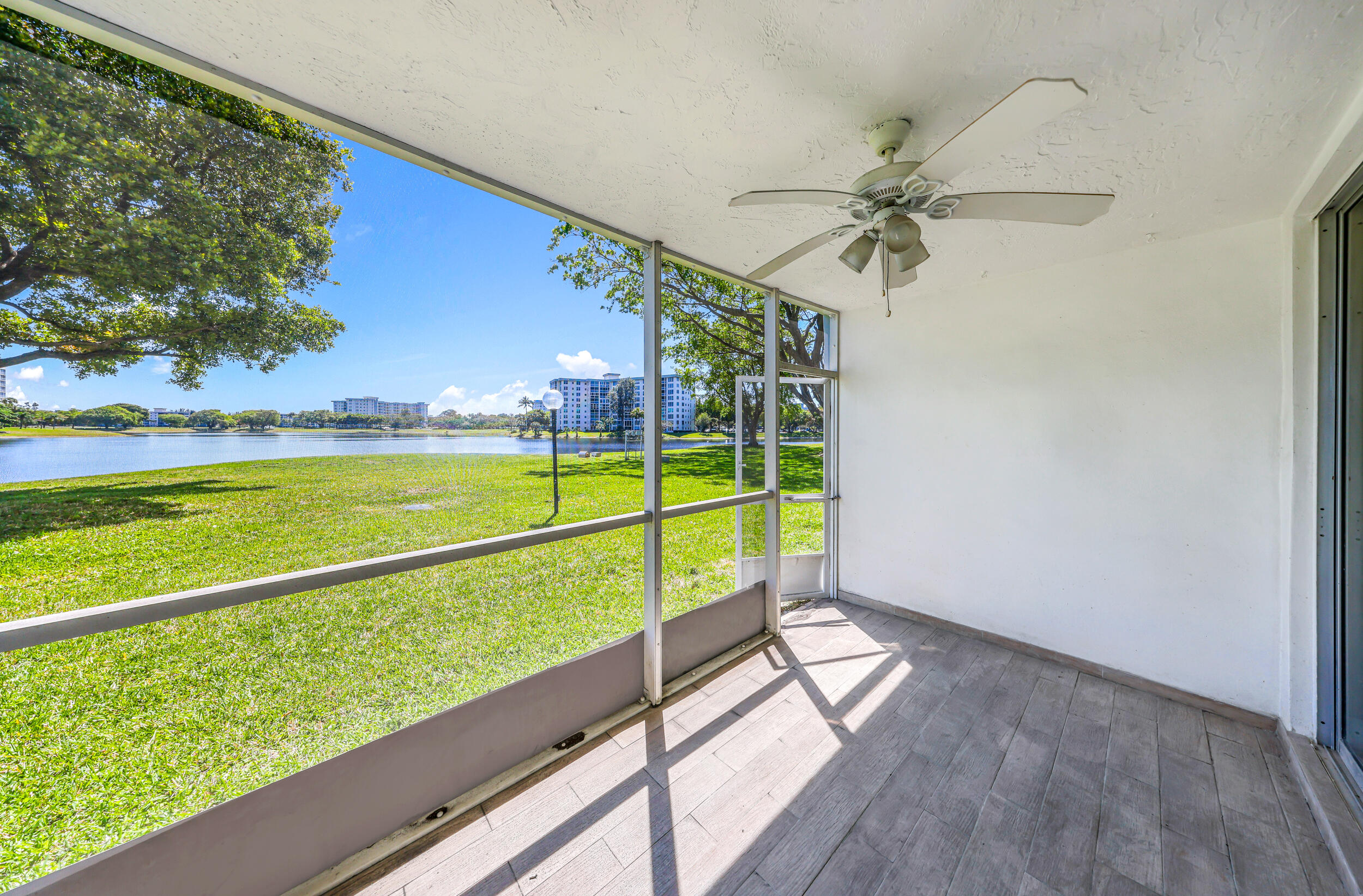 NO 49 PALM-AIRE COUNTRY CLUB - Residential Lease