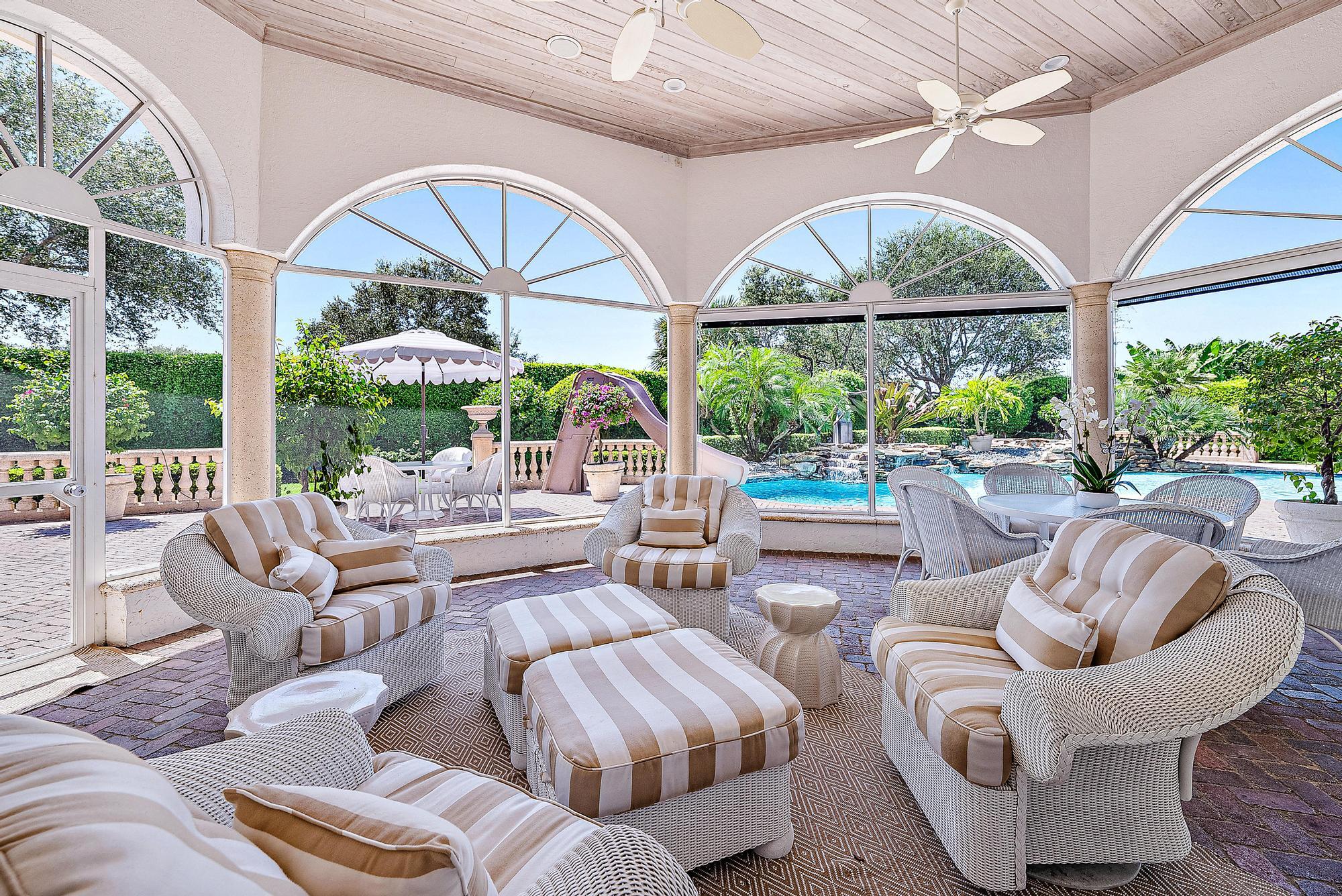 Jupiter Hills Village - Residential