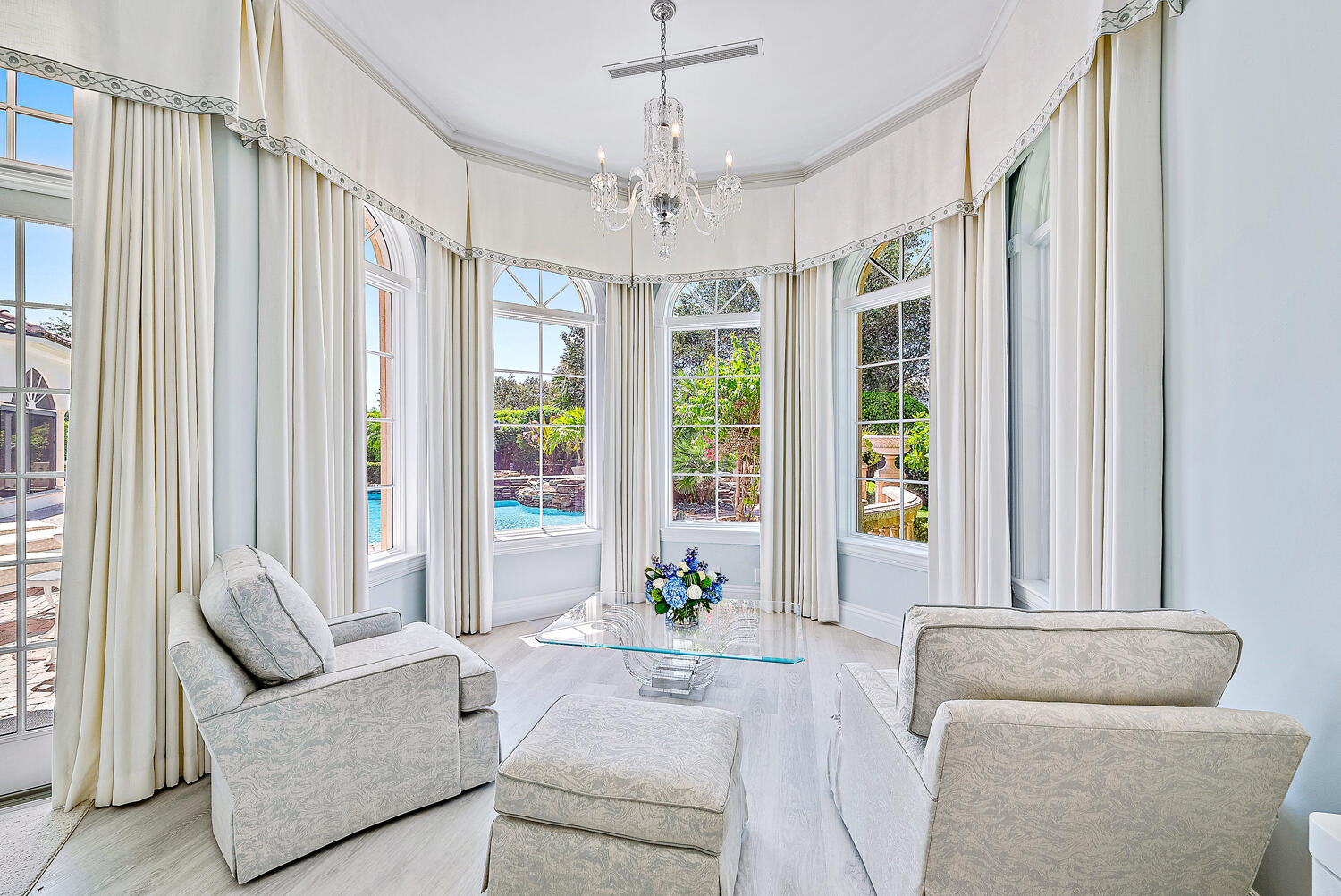 Jupiter Hills Village - Residential