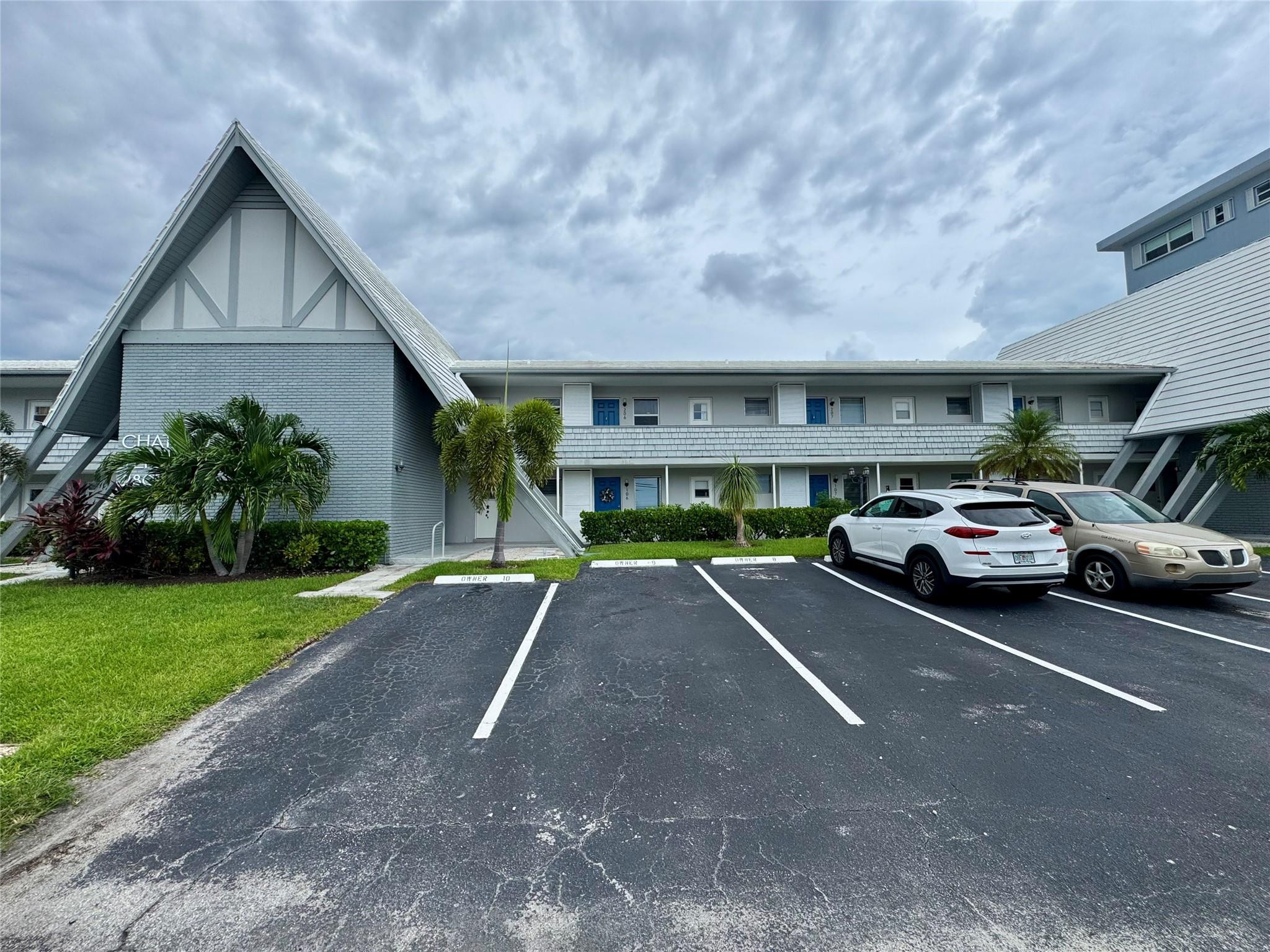 CHATEAU TERESE CONDOMINIUM - Residential