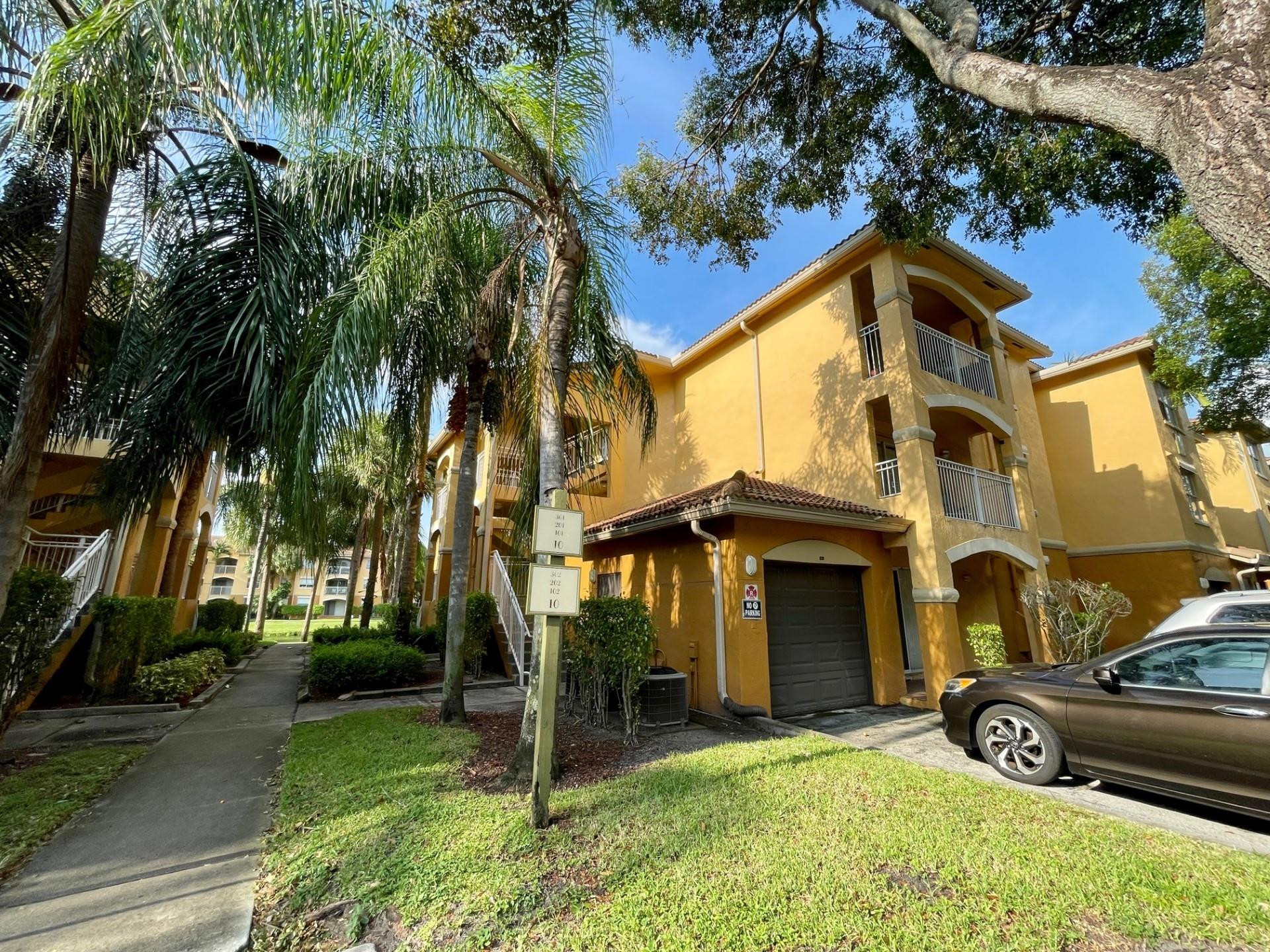 LA VIA CONDO - Residential Lease