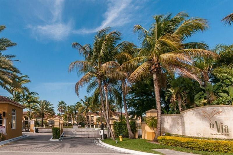 LA VIA CONDO - Residential Lease