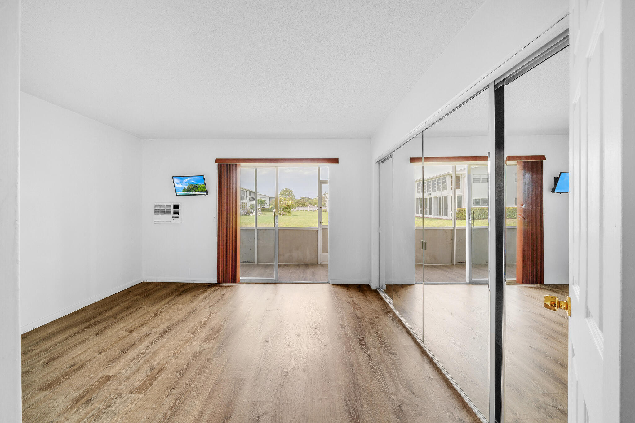 WESTBURY G CONDO - Residential Lease