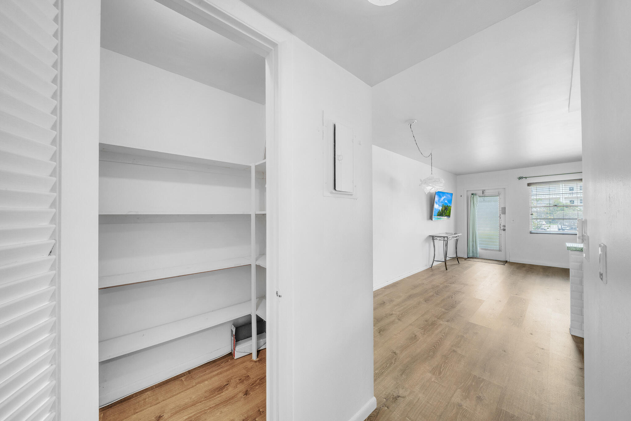 WESTBURY G CONDO - Residential Lease