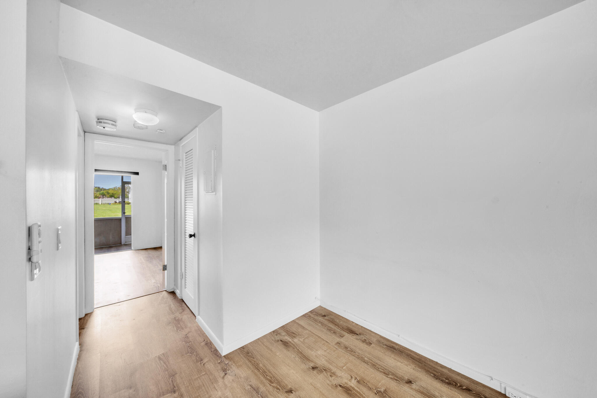 WESTBURY G CONDO - Residential Lease