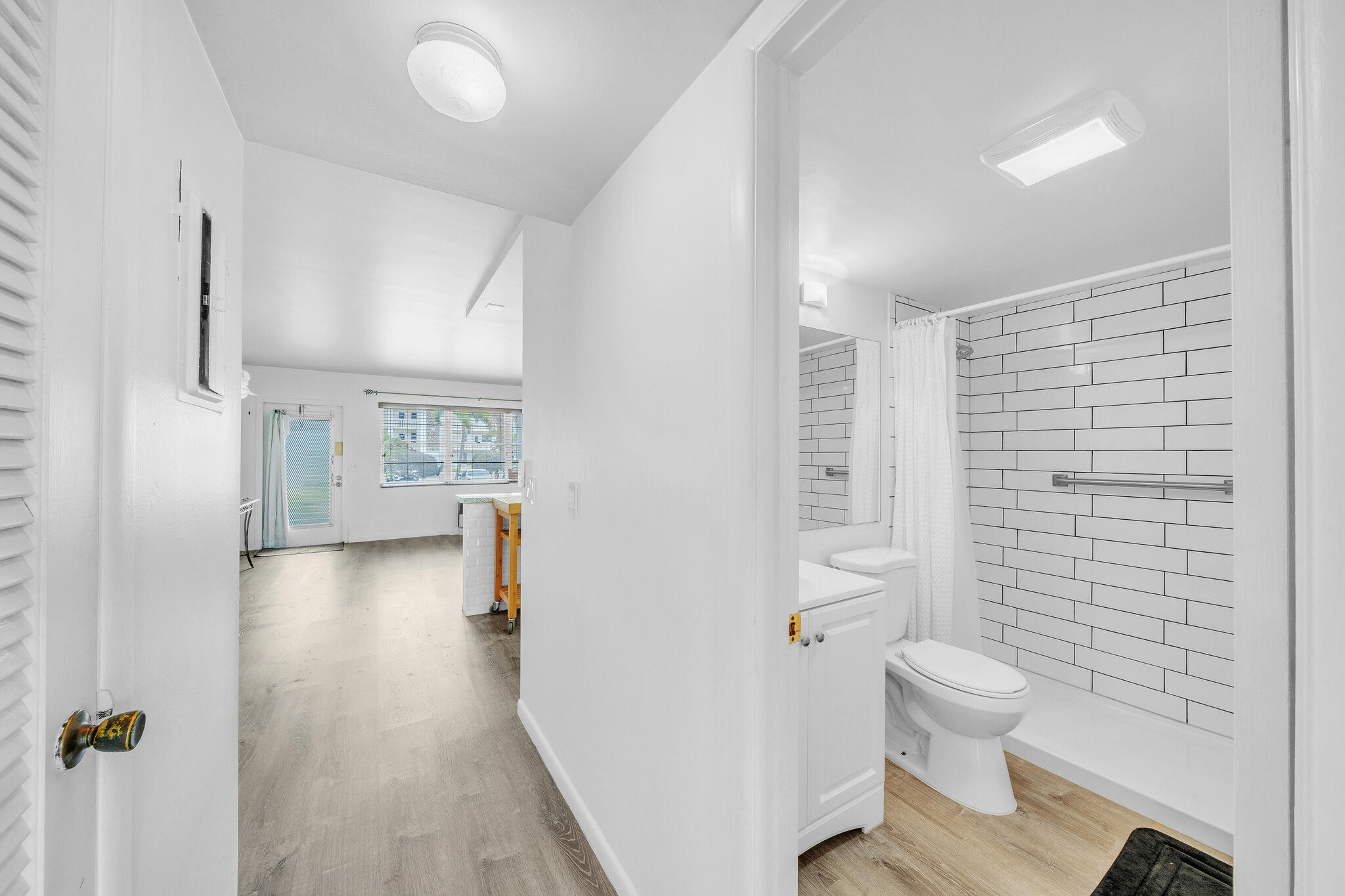 WESTBURY G CONDO - Residential Lease