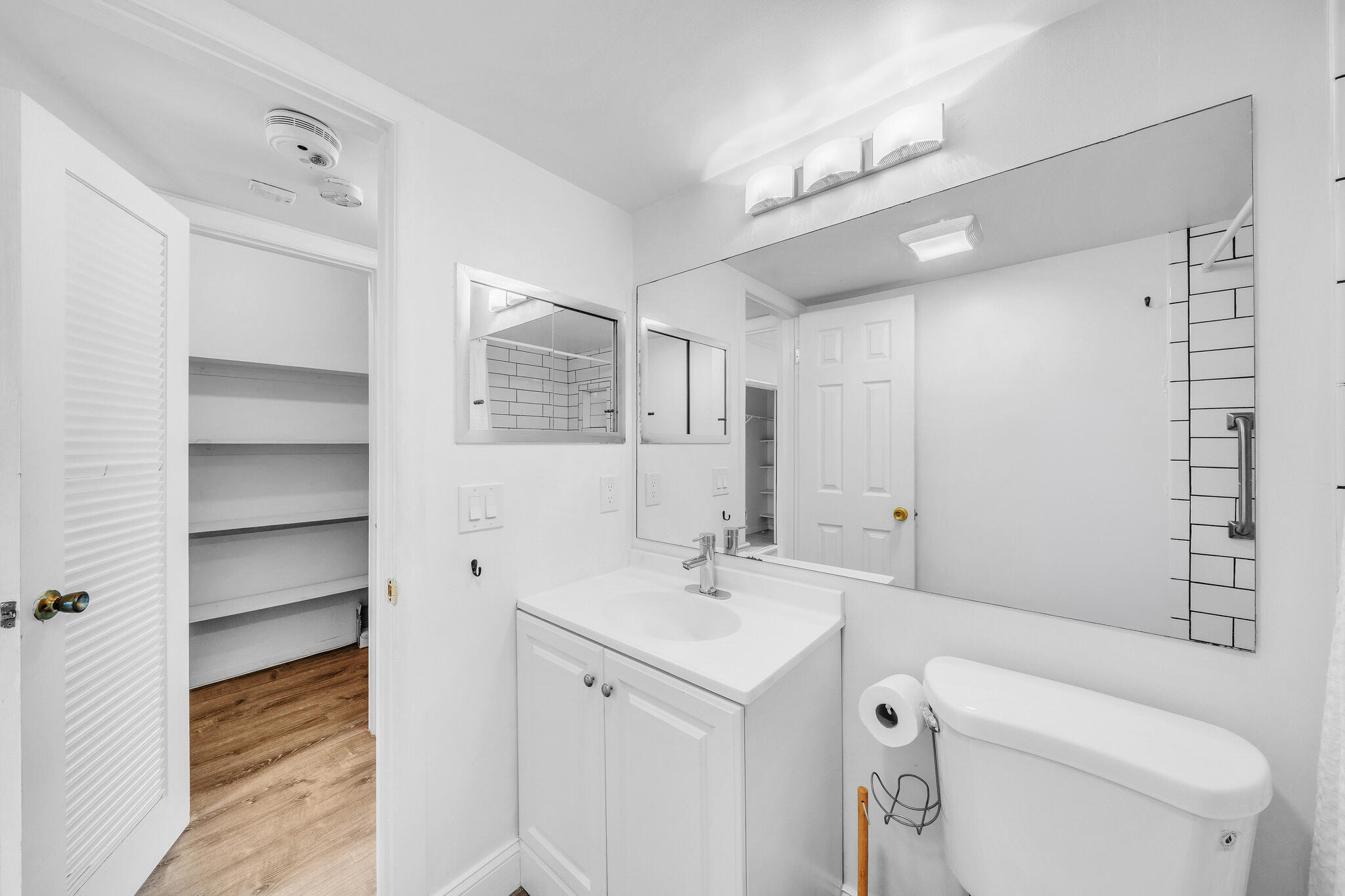 WESTBURY G CONDO - Residential Lease