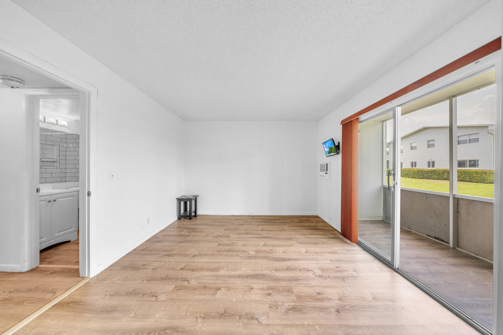 WESTBURY G CONDO - Residential Lease