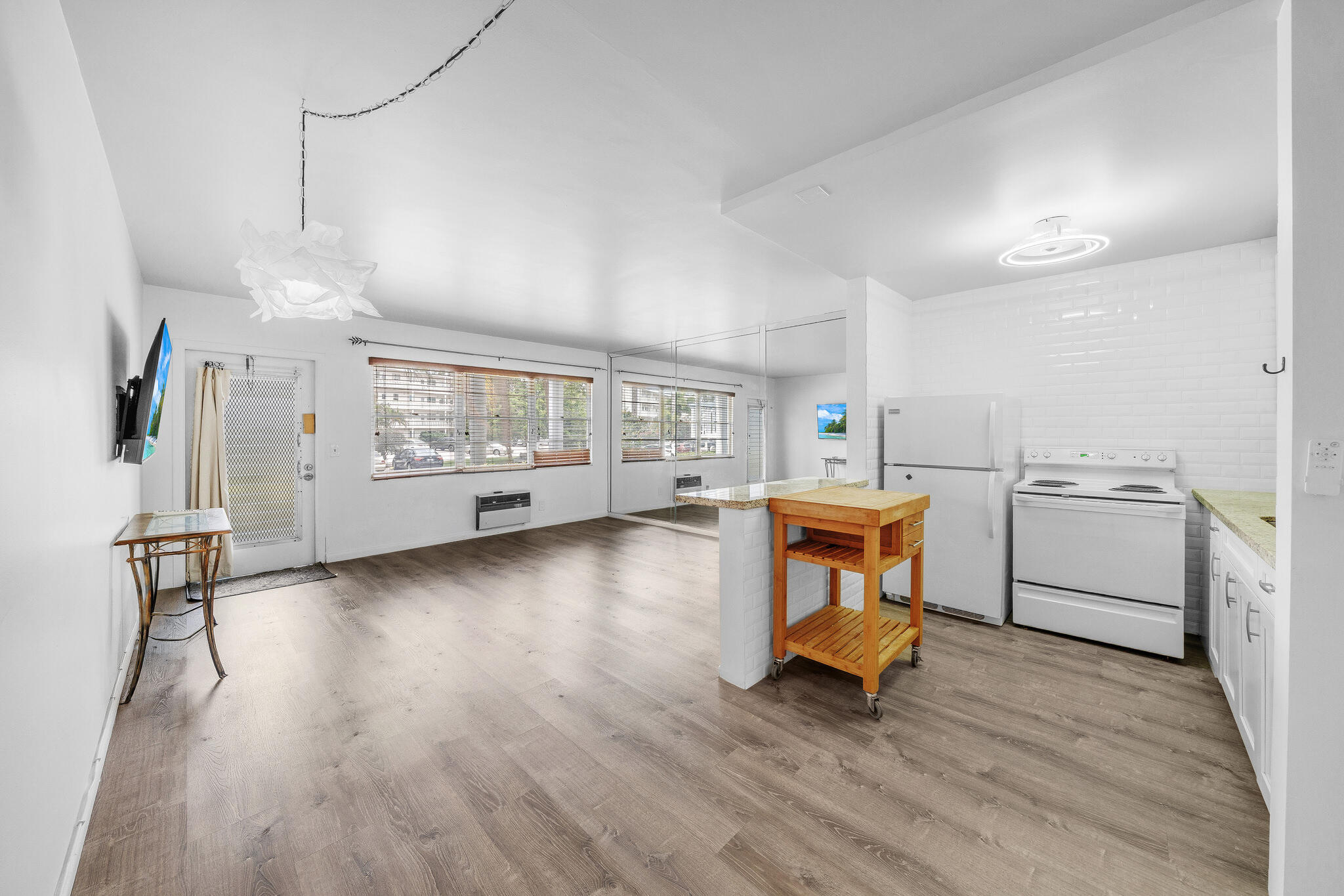 WESTBURY G CONDO - Residential Lease