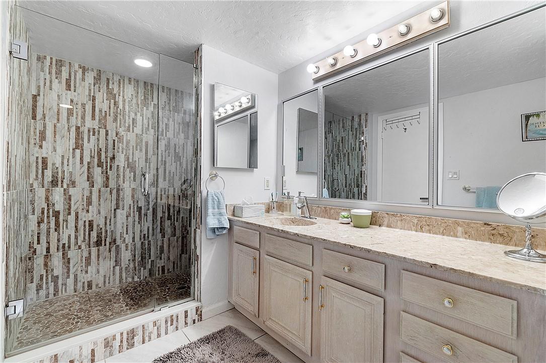 HARBORSIDE 1170 - Residential
