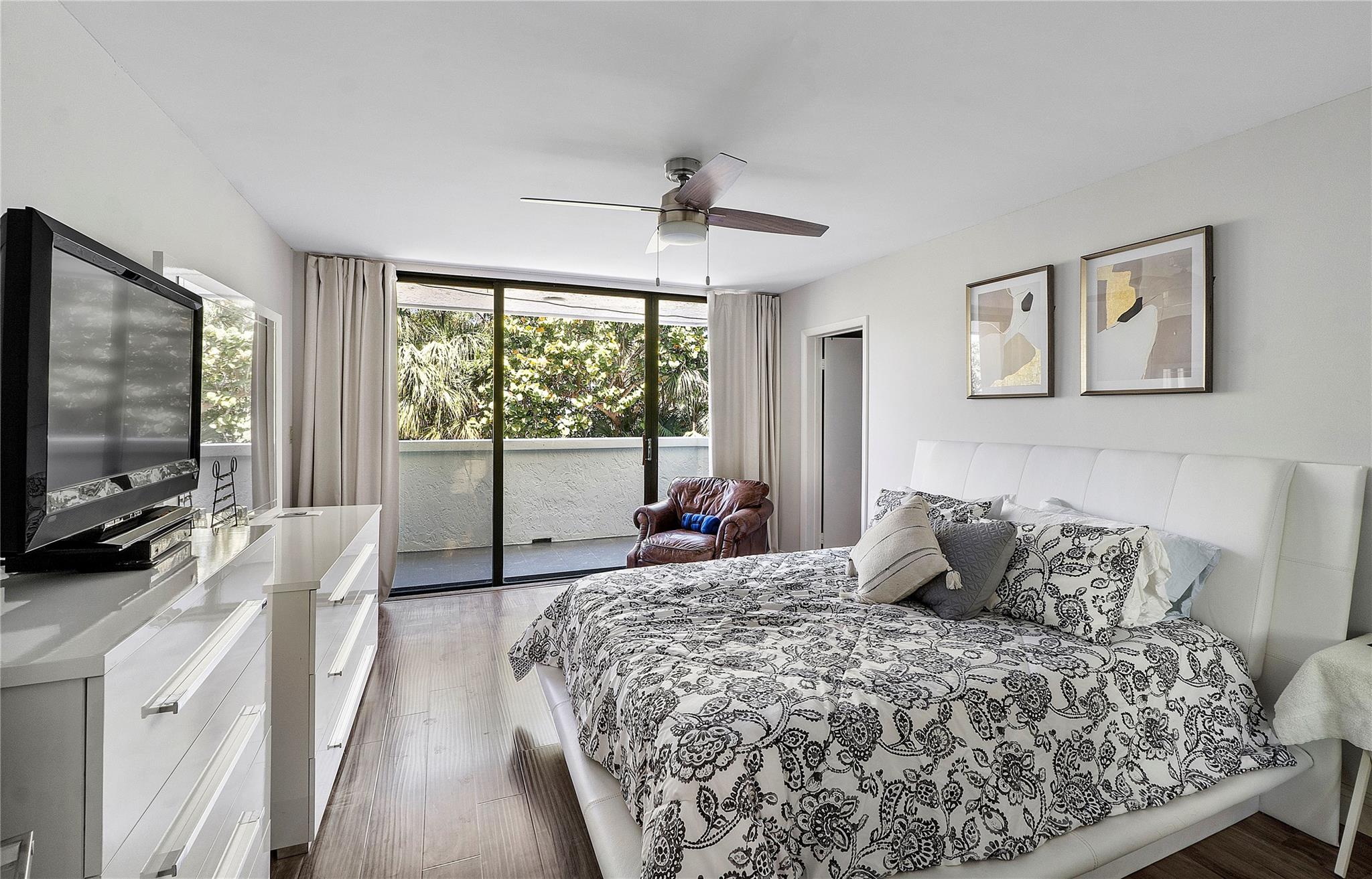 HARBORSIDE 1170 - Residential