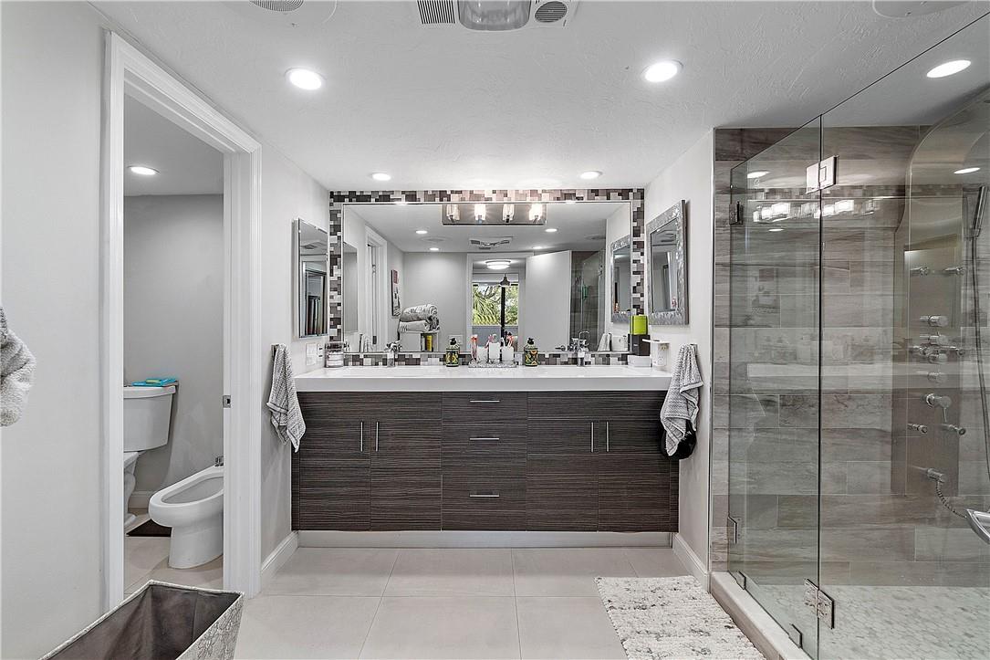 HARBORSIDE 1170 - Residential