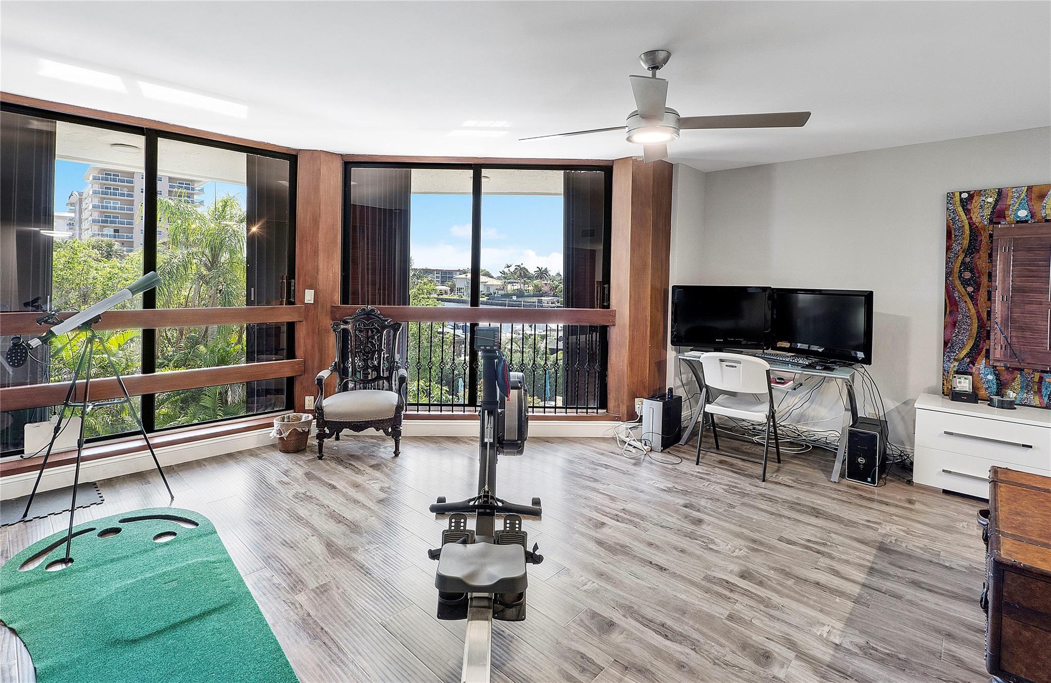 HARBORSIDE 1170 - Residential