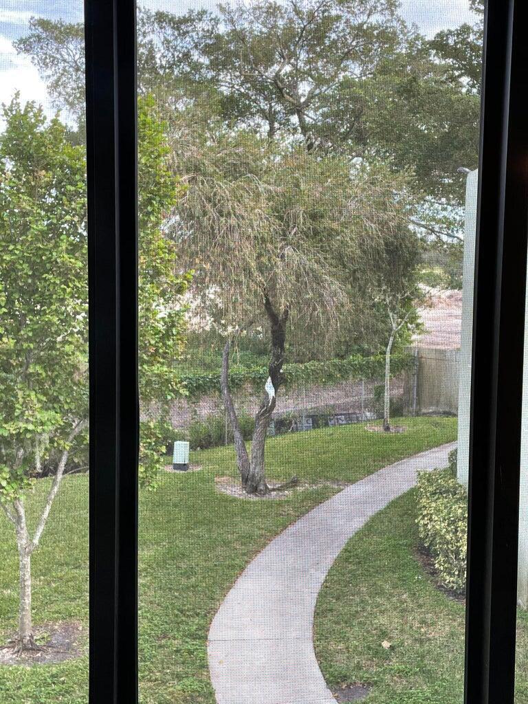 LAKE POINTE CONDOMINIUM NO FIVE - Residential Lease