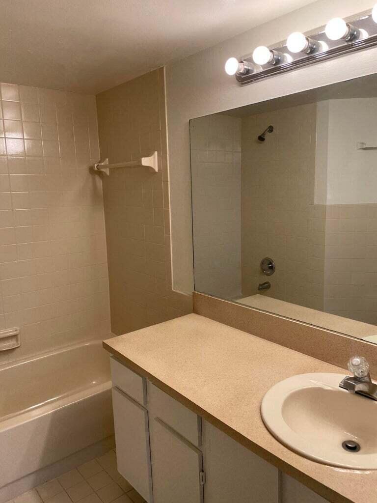 LAKE POINTE CONDOMINIUM NO FIVE - Residential Lease