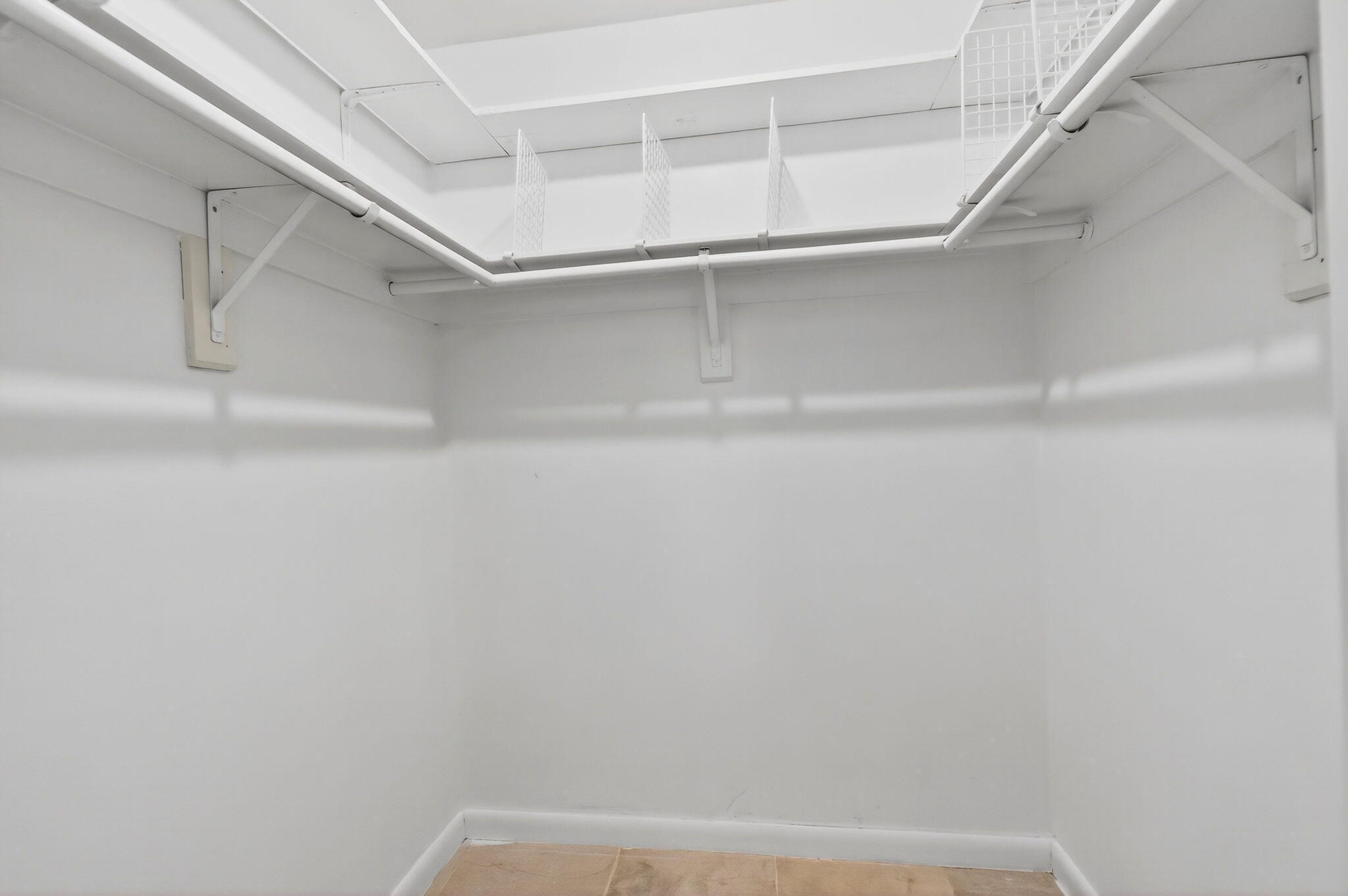 COUNTRY CLUB VILLAGE SEC B - Residential Lease