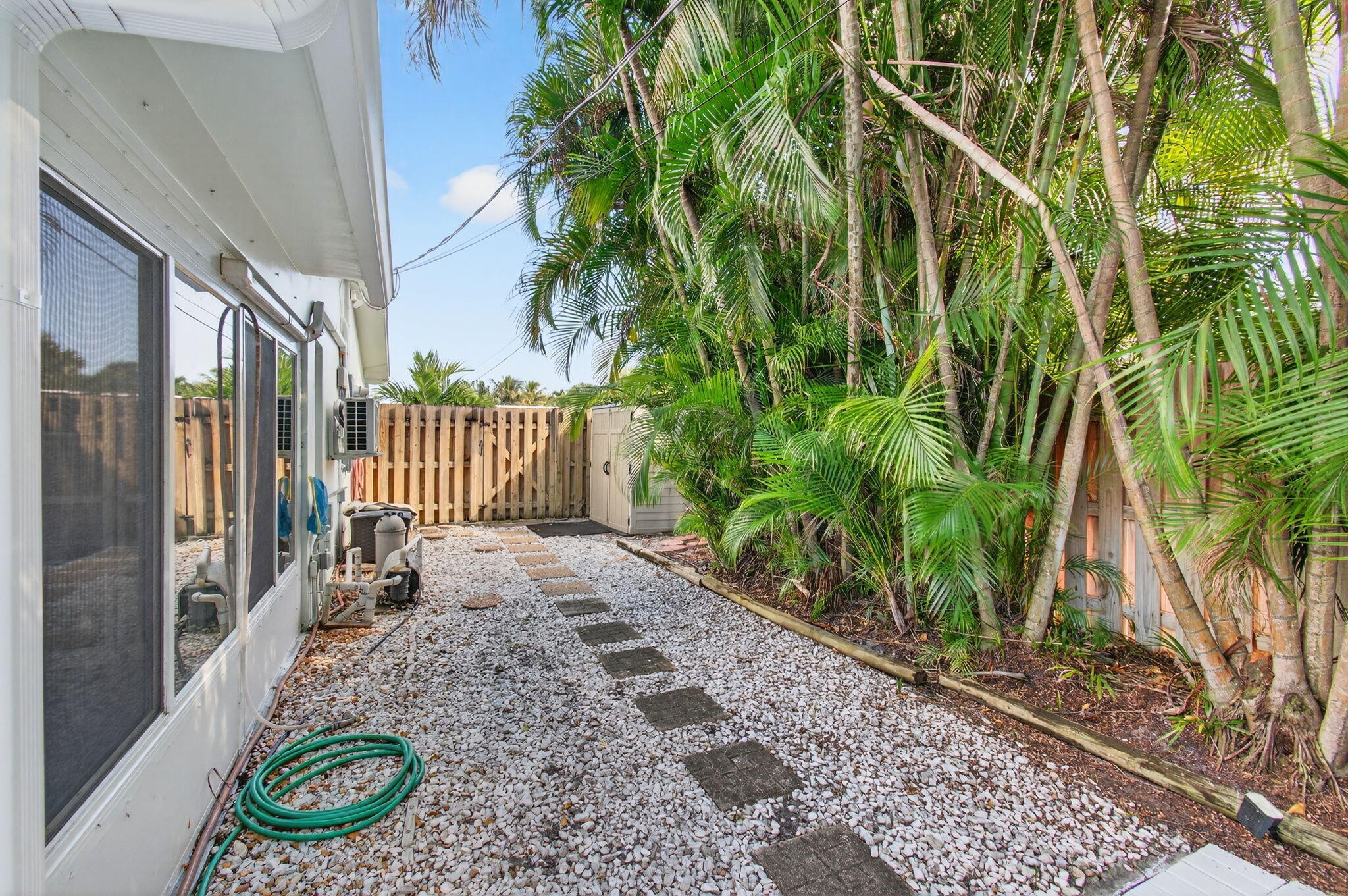 COUNTRY CLUB VILLAGE SEC B - Residential Lease