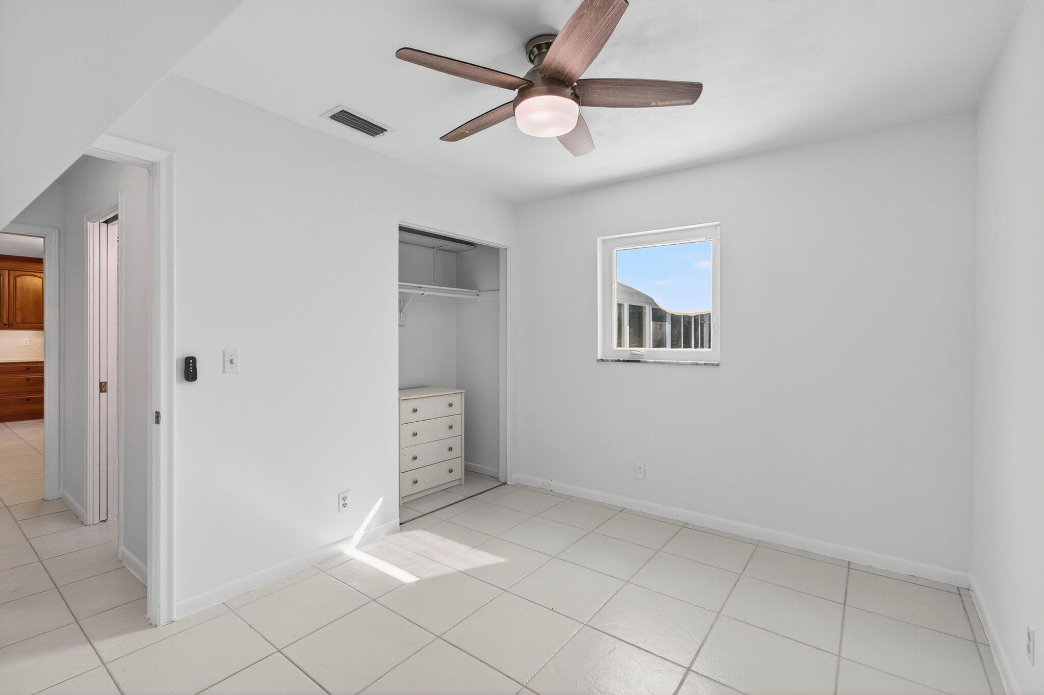 COUNTRY CLUB VILLAGE SEC B - Residential Lease