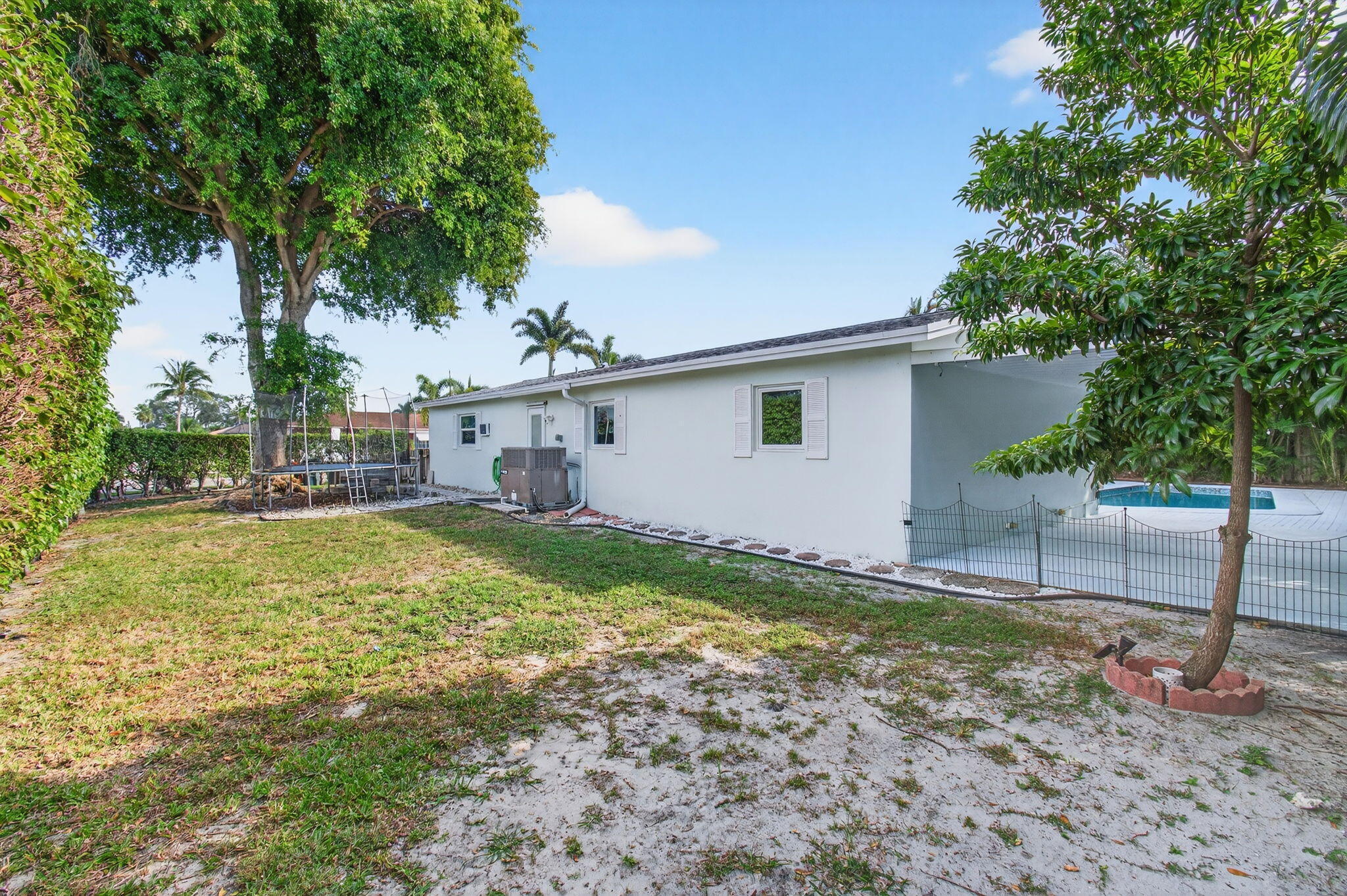 COUNTRY CLUB VILLAGE SEC B - Residential Lease