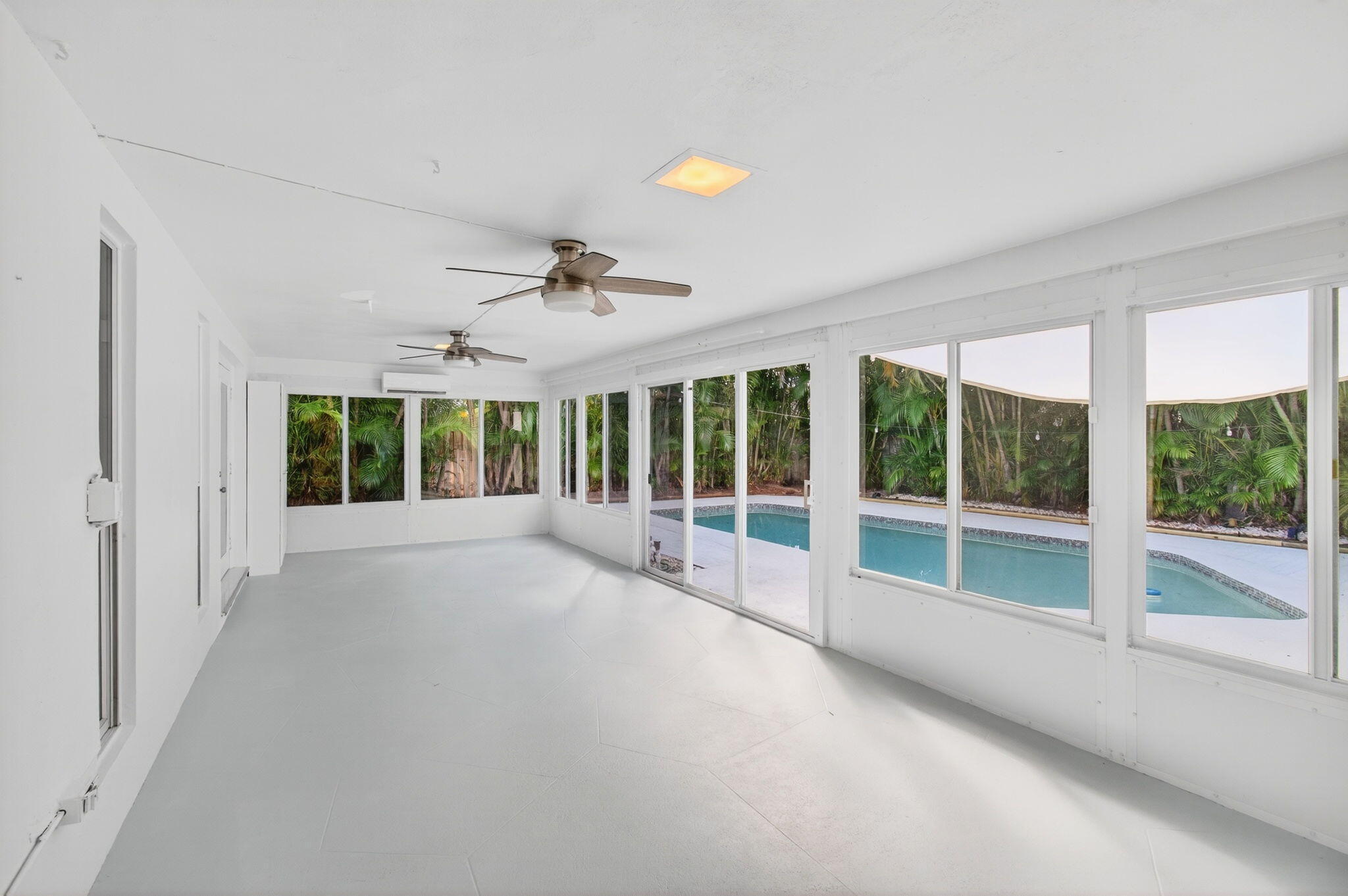 COUNTRY CLUB VILLAGE SEC B - Residential Lease