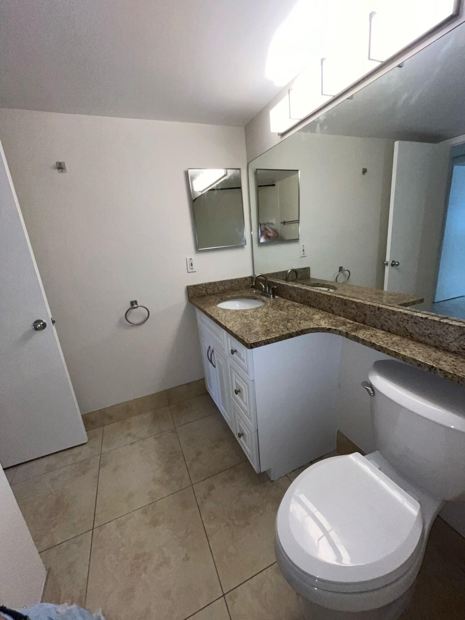 ST ANDREWS AT BOYNTON BEACH CONDO - Residential Lease
