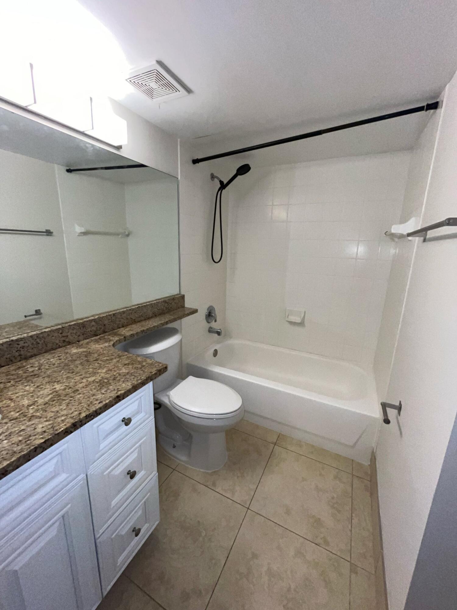 ST ANDREWS AT BOYNTON BEACH CONDO - Residential Lease