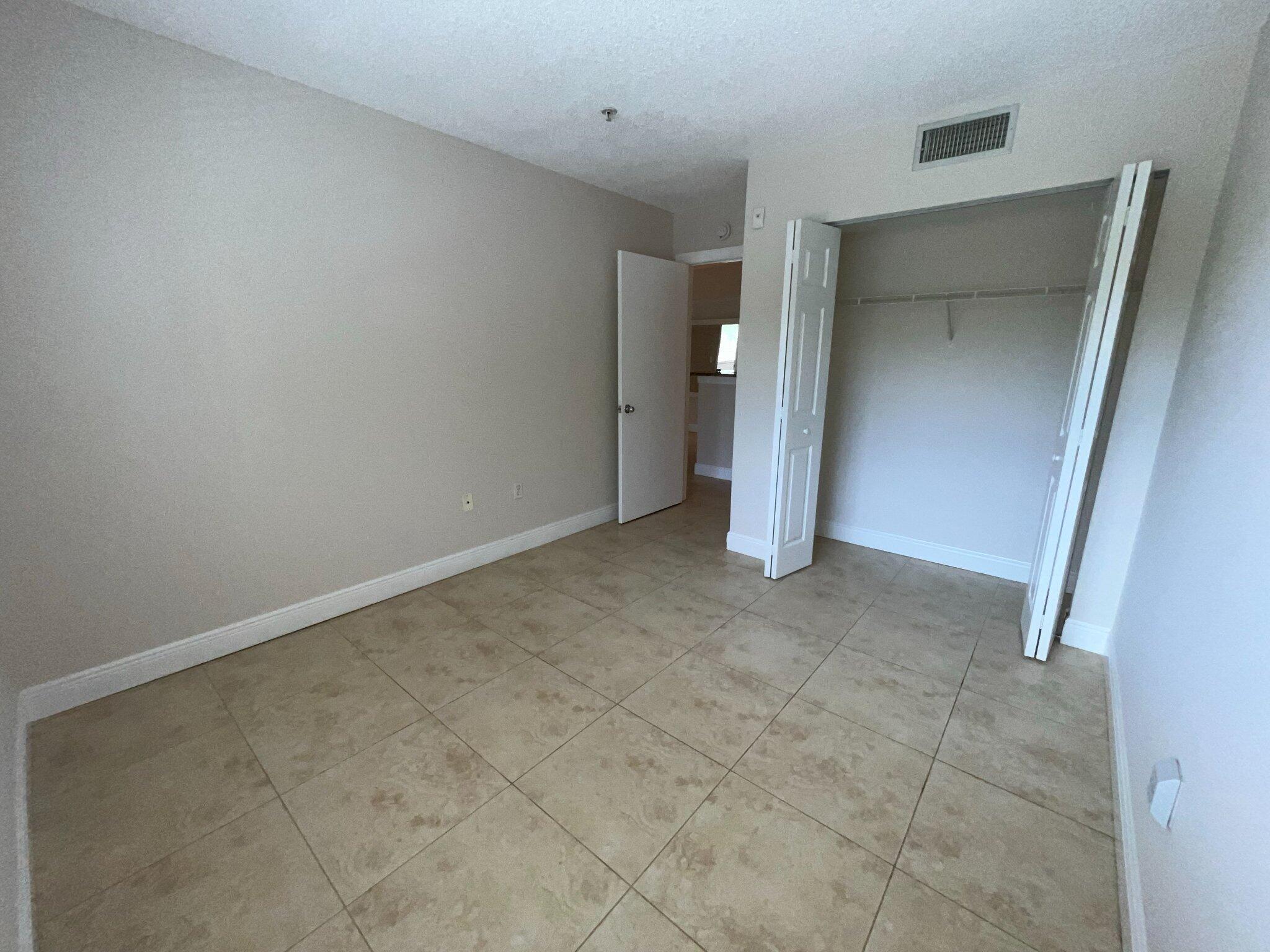 ST ANDREWS AT BOYNTON BEACH CONDO - Residential Lease