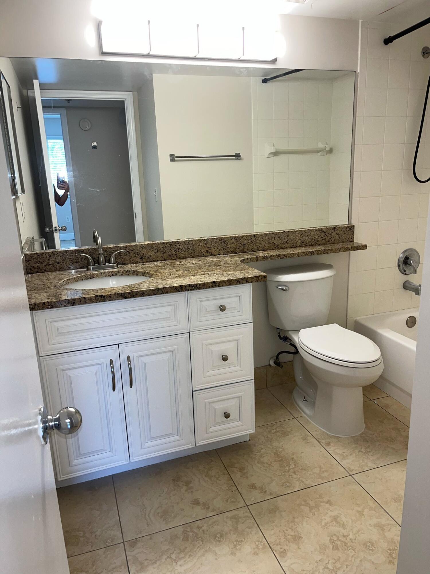 ST ANDREWS AT BOYNTON BEACH CONDO - Residential Lease