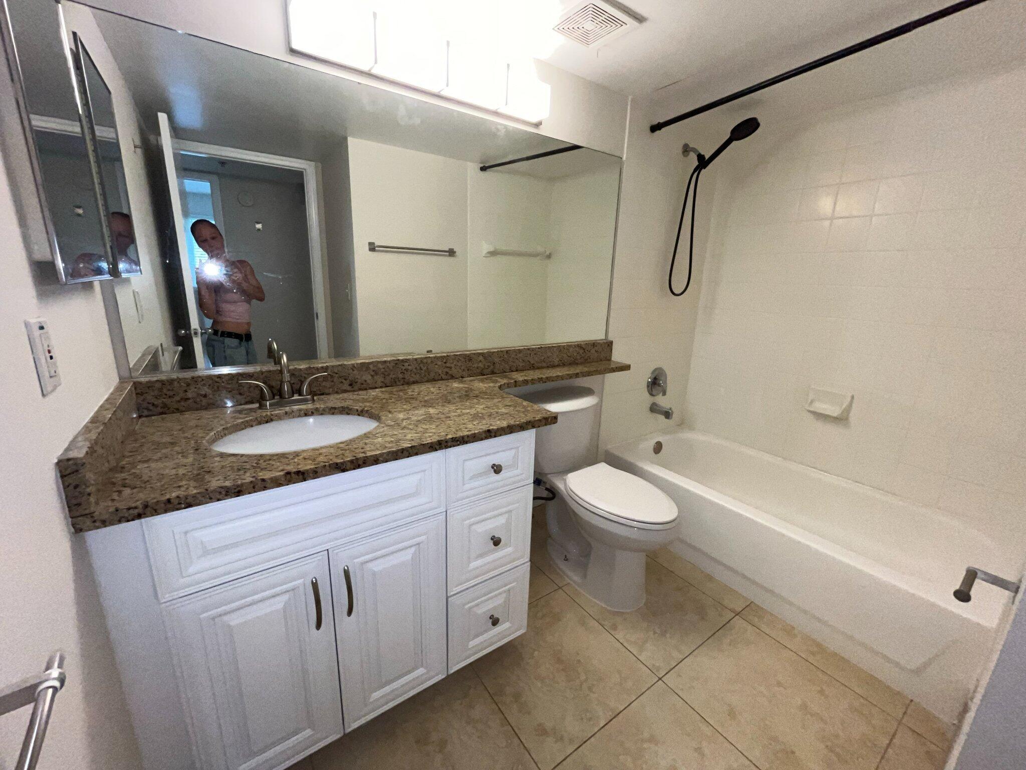 ST ANDREWS AT BOYNTON BEACH CONDO - Residential Lease