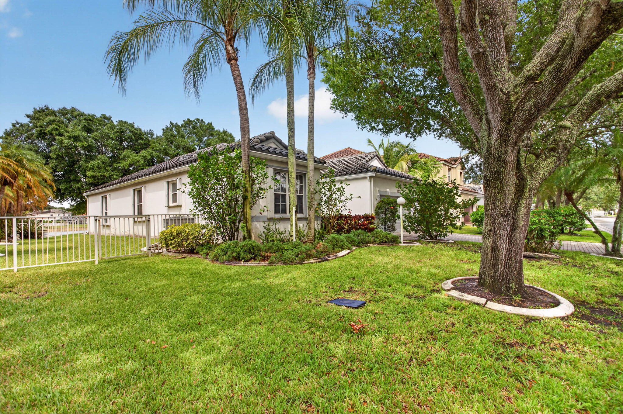 MAYFAIR AT PARKLAND - Residential