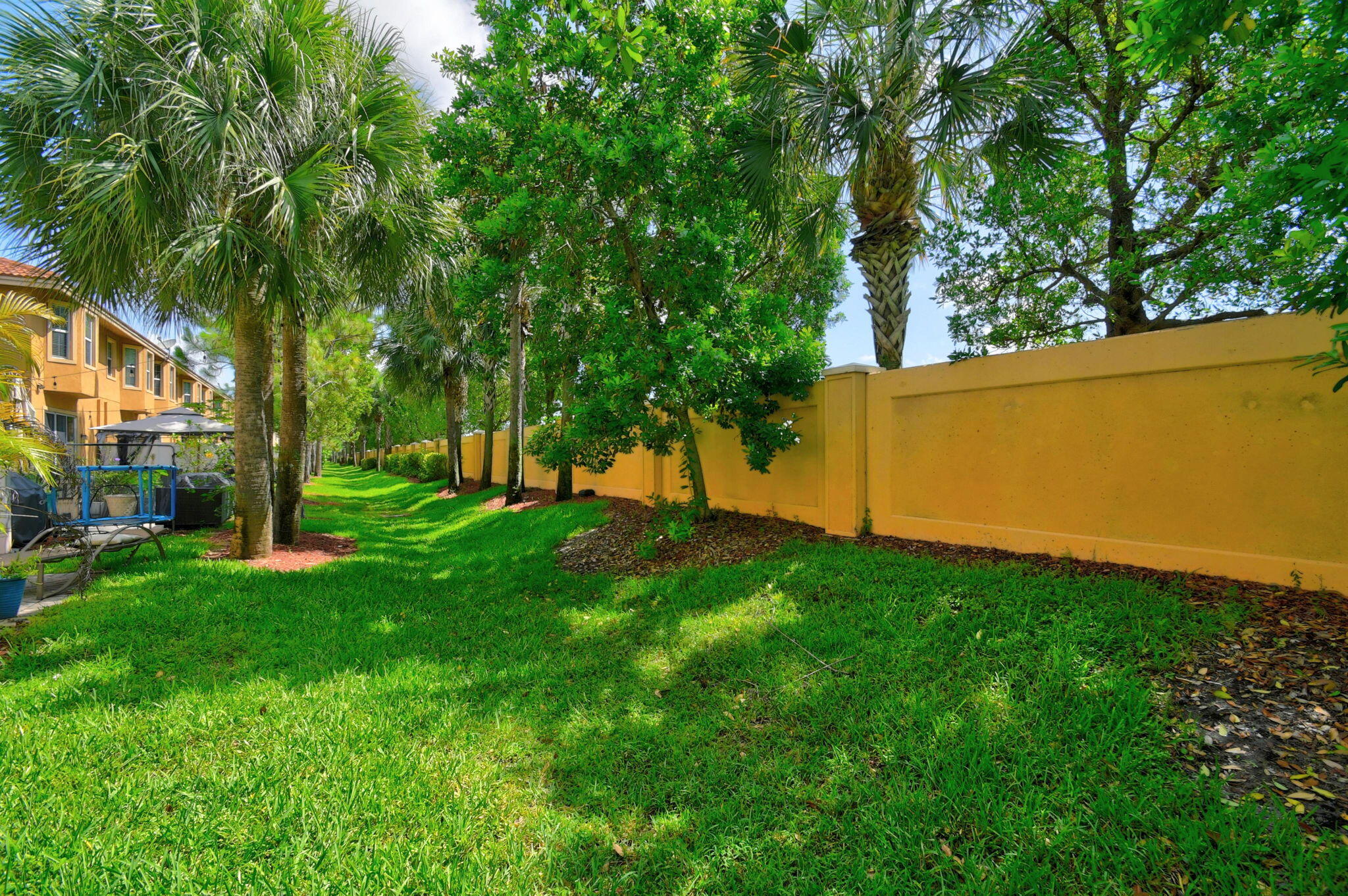 COLONY RESERVE AT LAKE WORTH - Residential