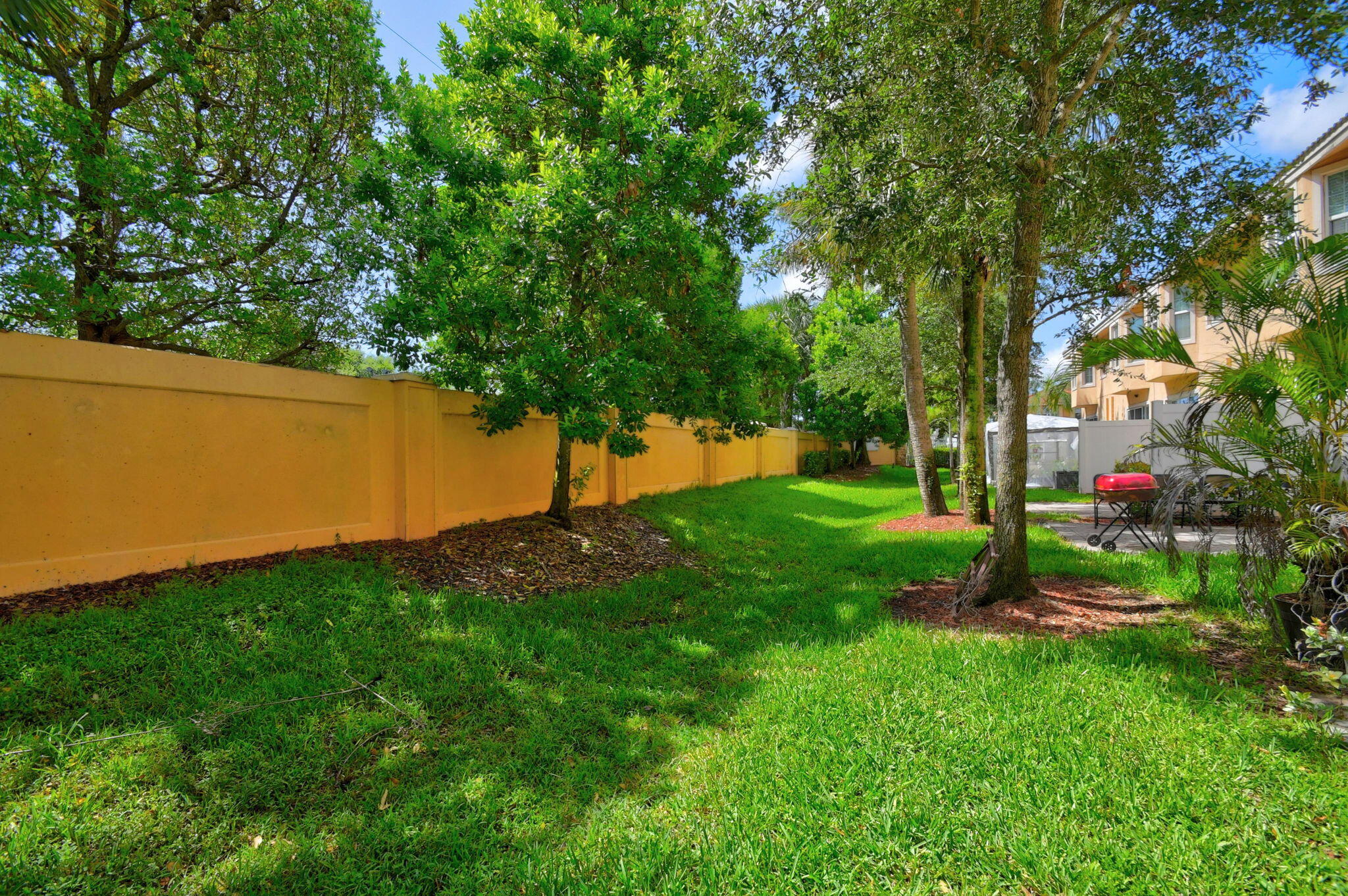 COLONY RESERVE AT LAKE WORTH - Residential