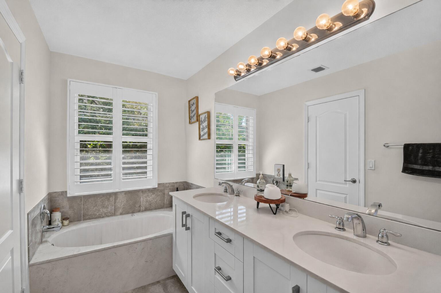 COLONY RESERVE AT LAKE WORTH - Residential