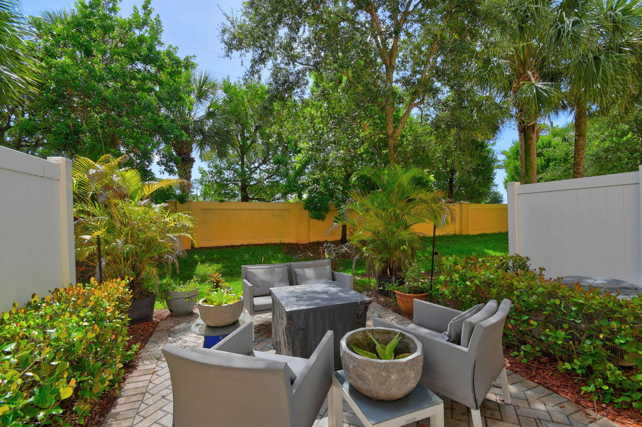 COLONY RESERVE AT LAKE WORTH - Residential