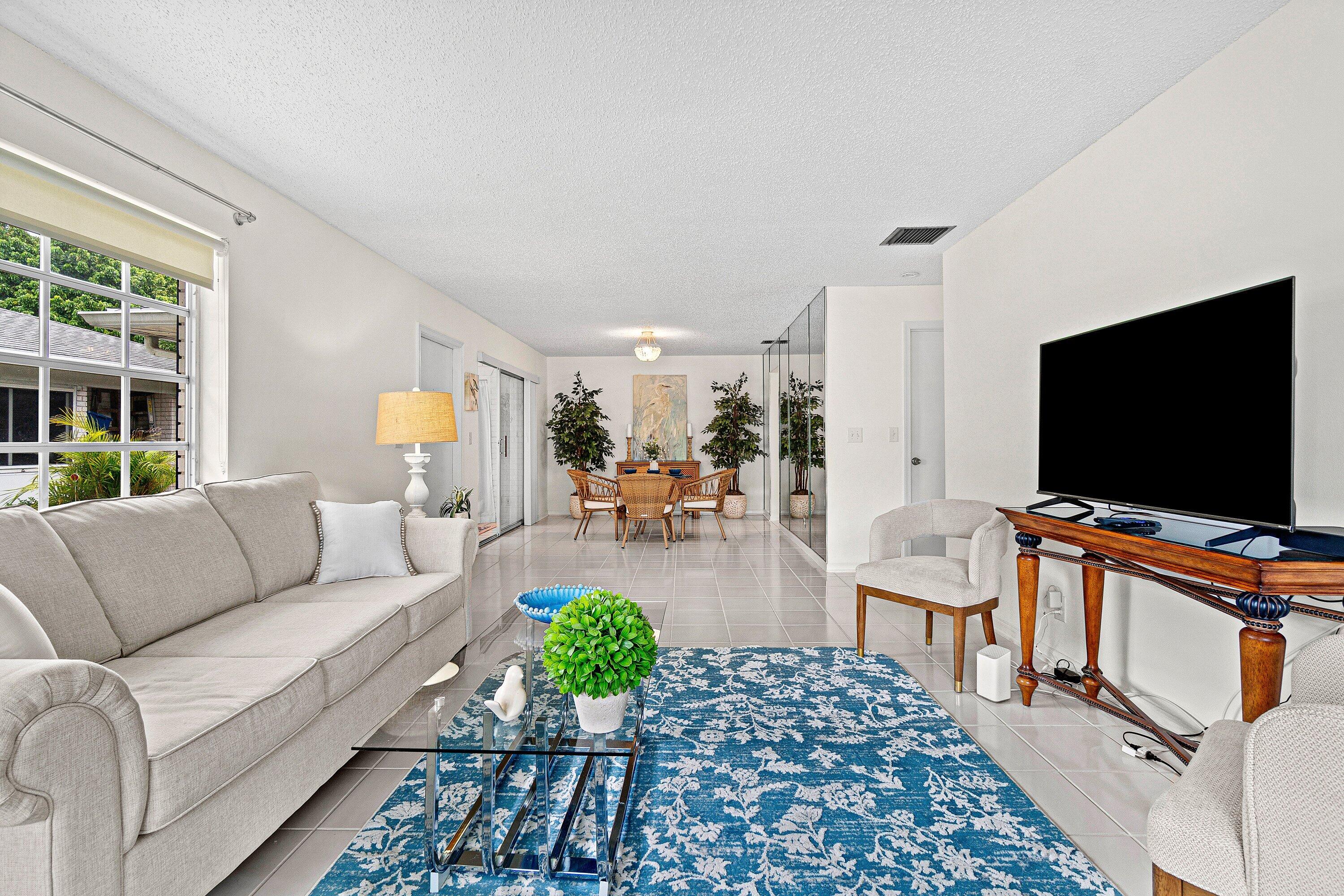 LIMETREE CONDO - Residential
