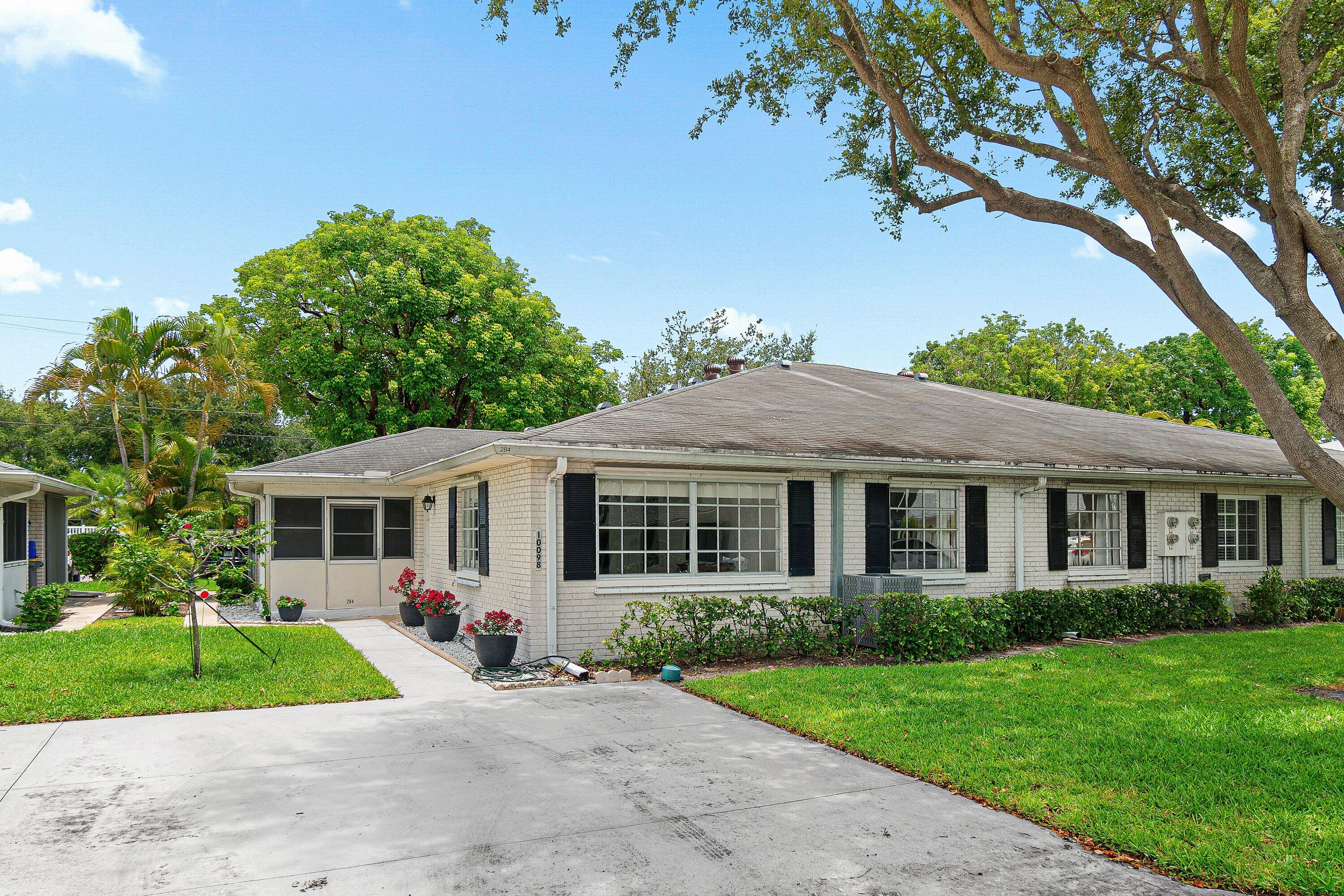 LIMETREE CONDO - Residential