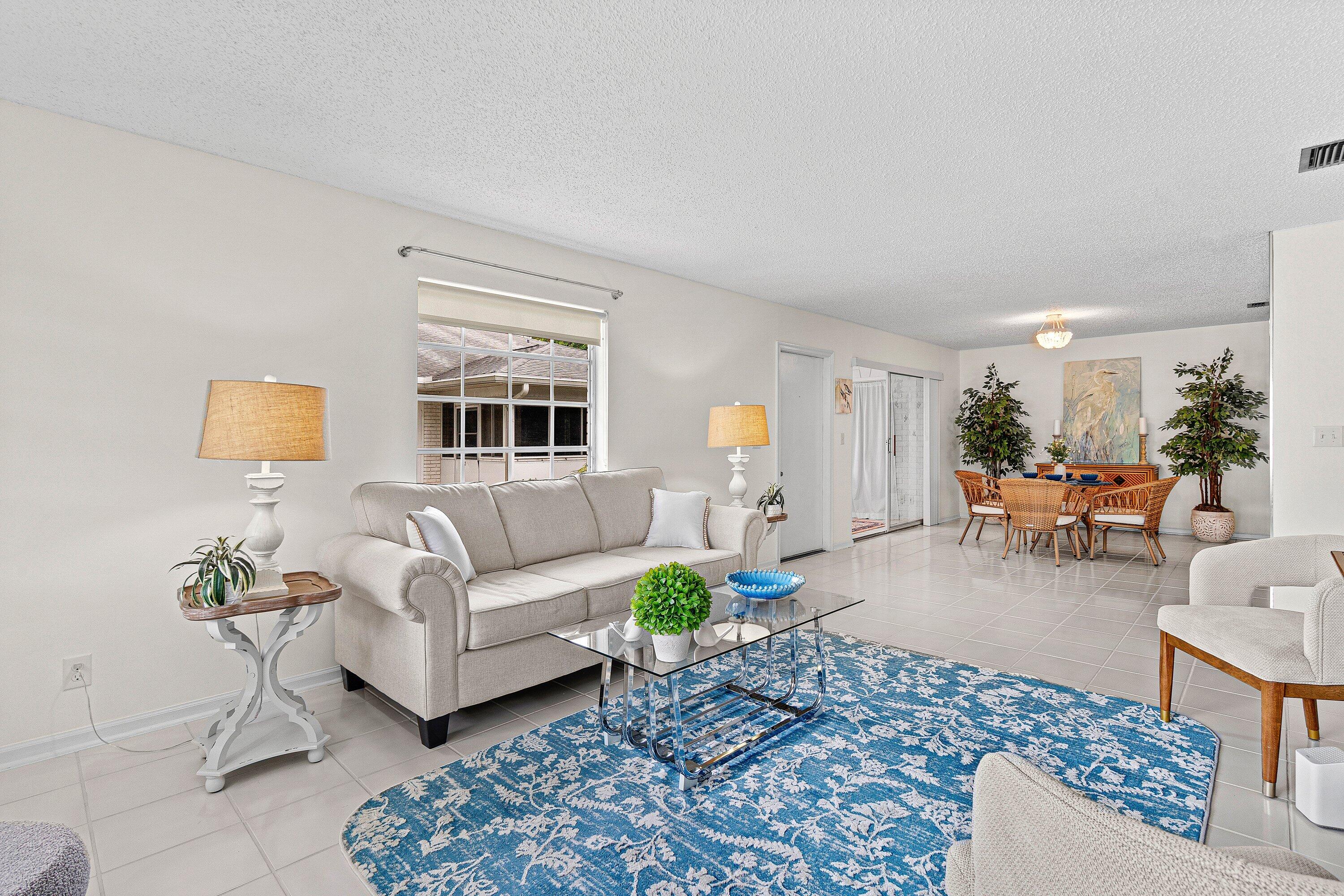 LIMETREE CONDO - Residential